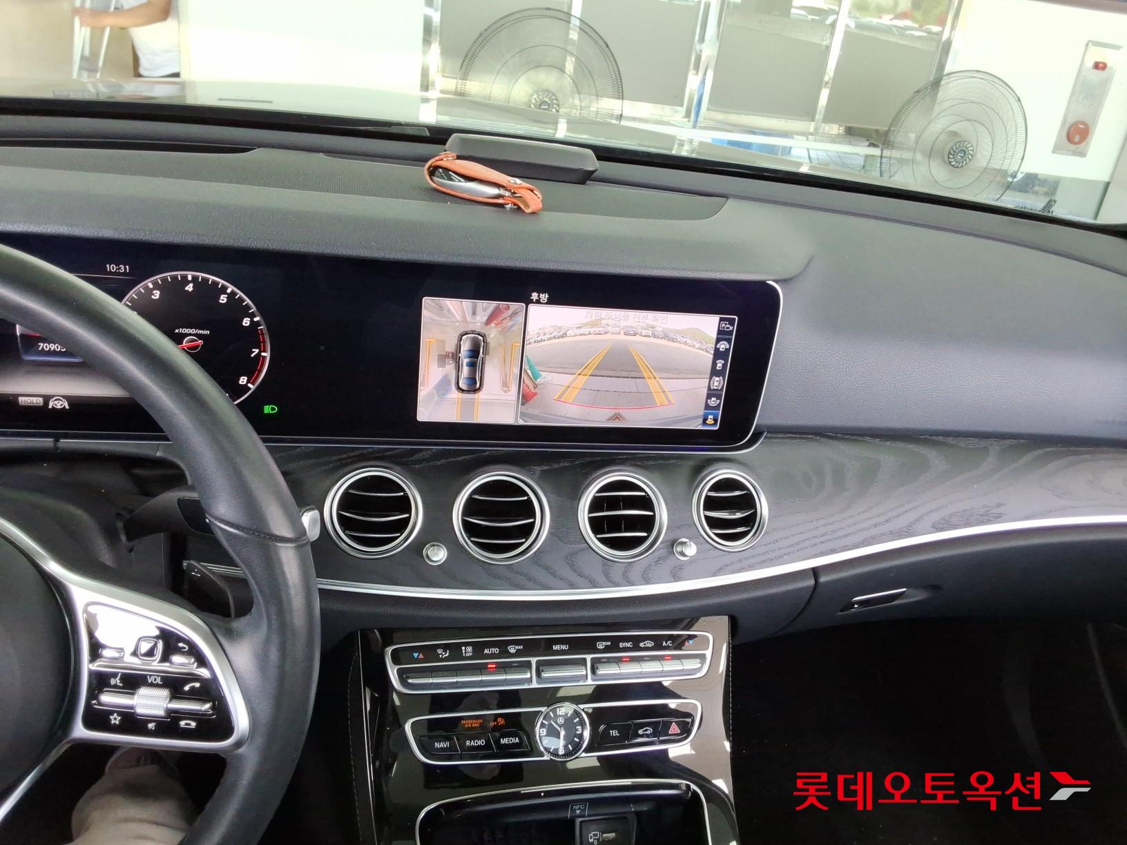 2019 - mercedes-benz e300
