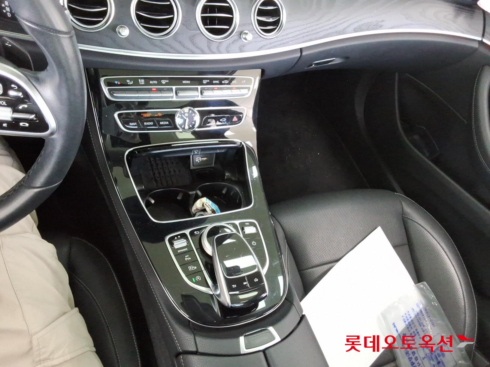 2019 - mercedes-benz e300
