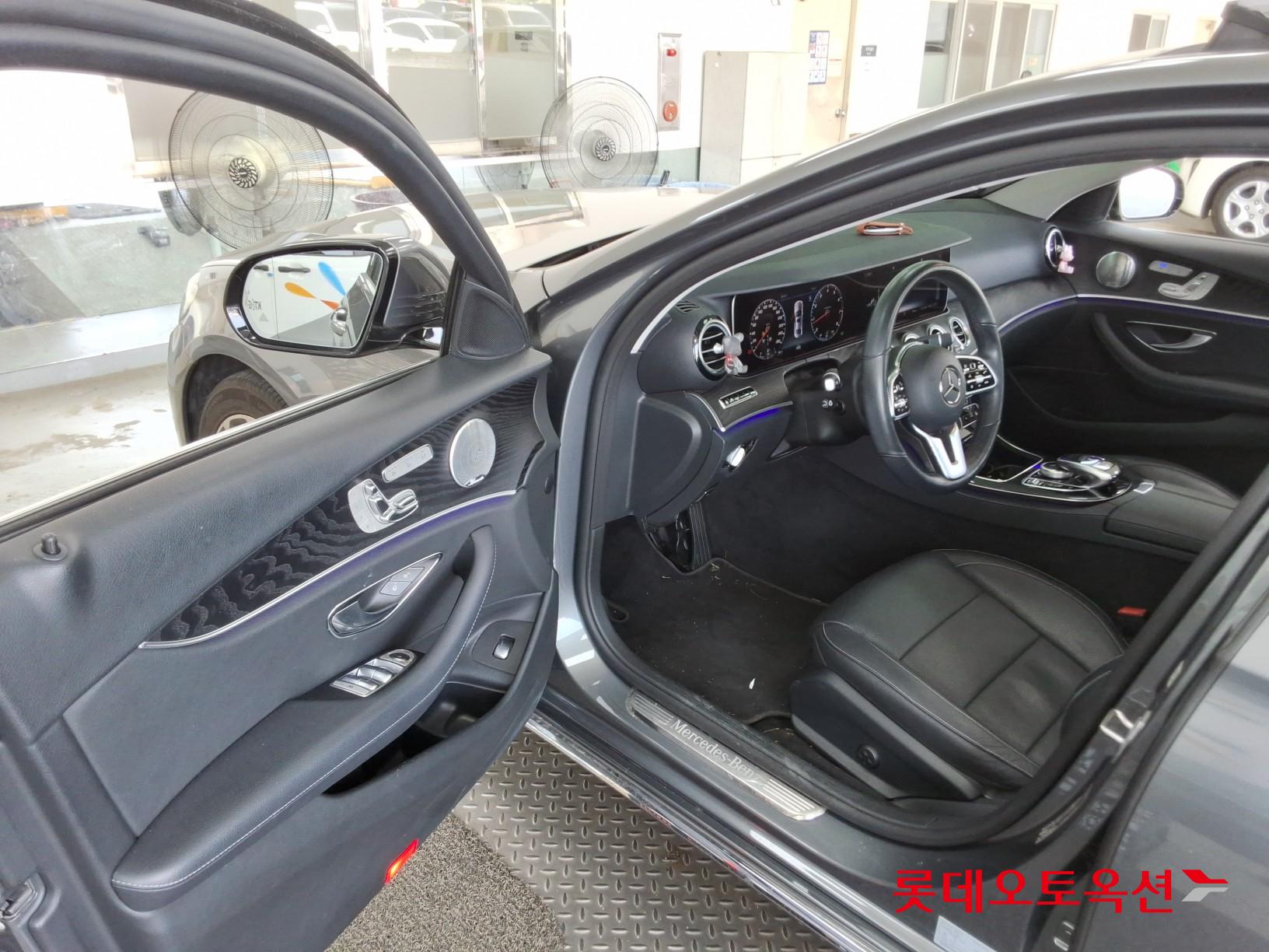 2019 - mercedes-benz e300