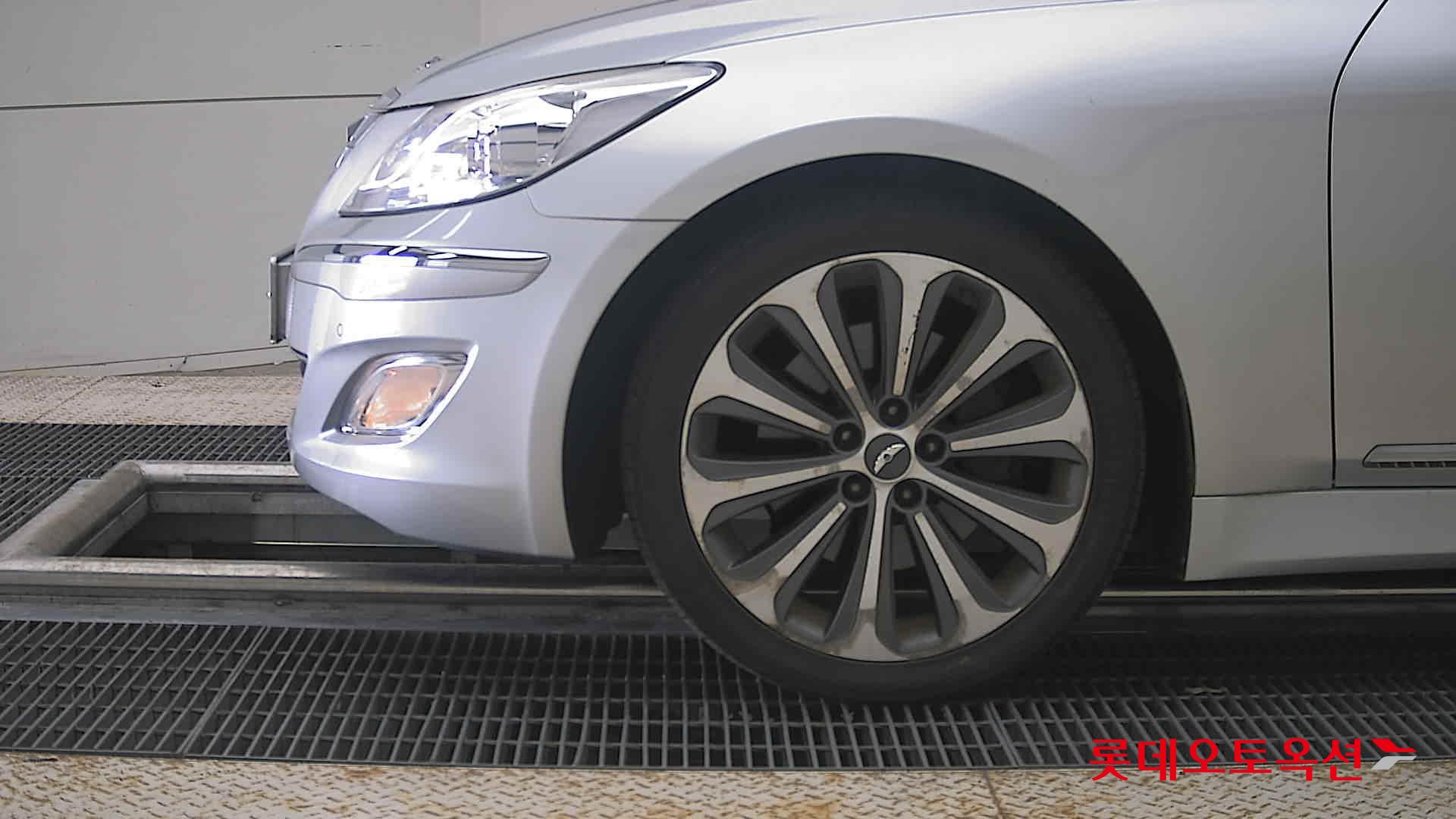 2013 - genesis (g) 3.8 prestige