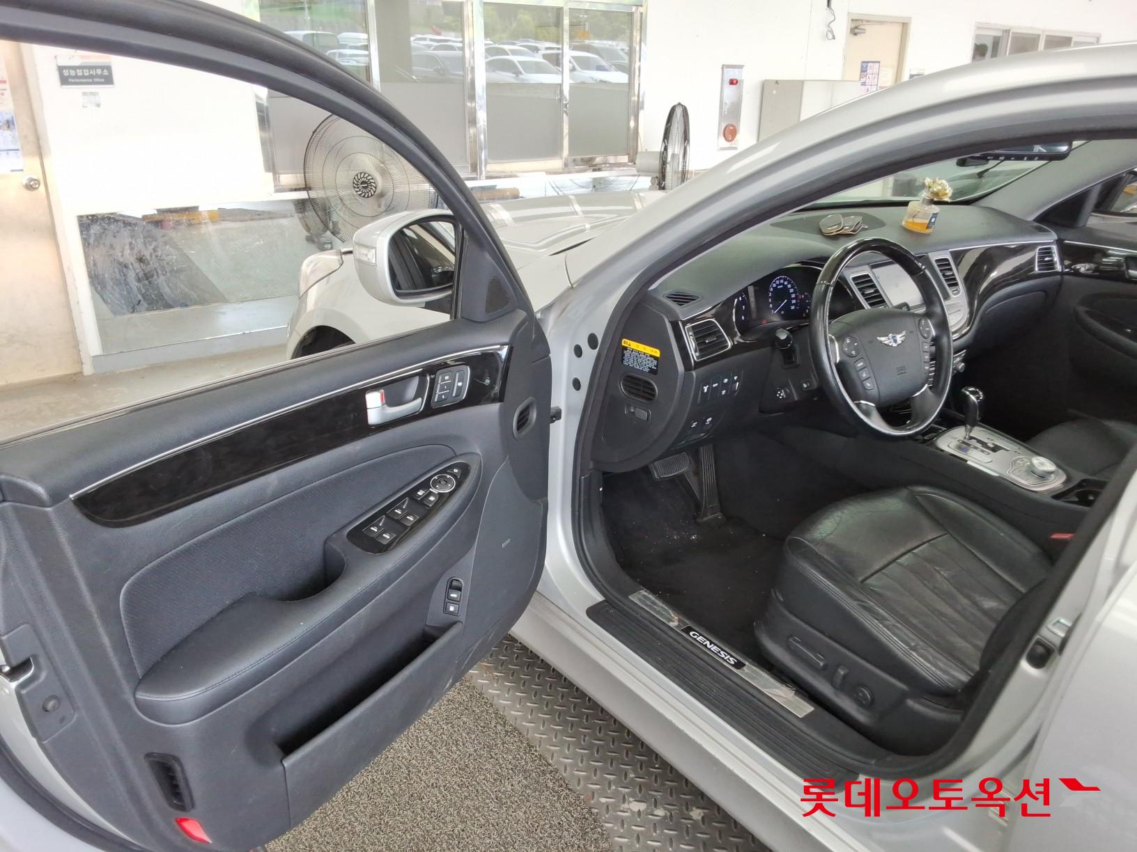 2013 - genesis (g) 3.8 prestige