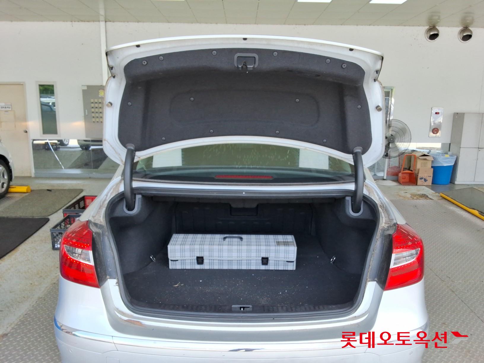 2013 - genesis (g) 3.8 prestige