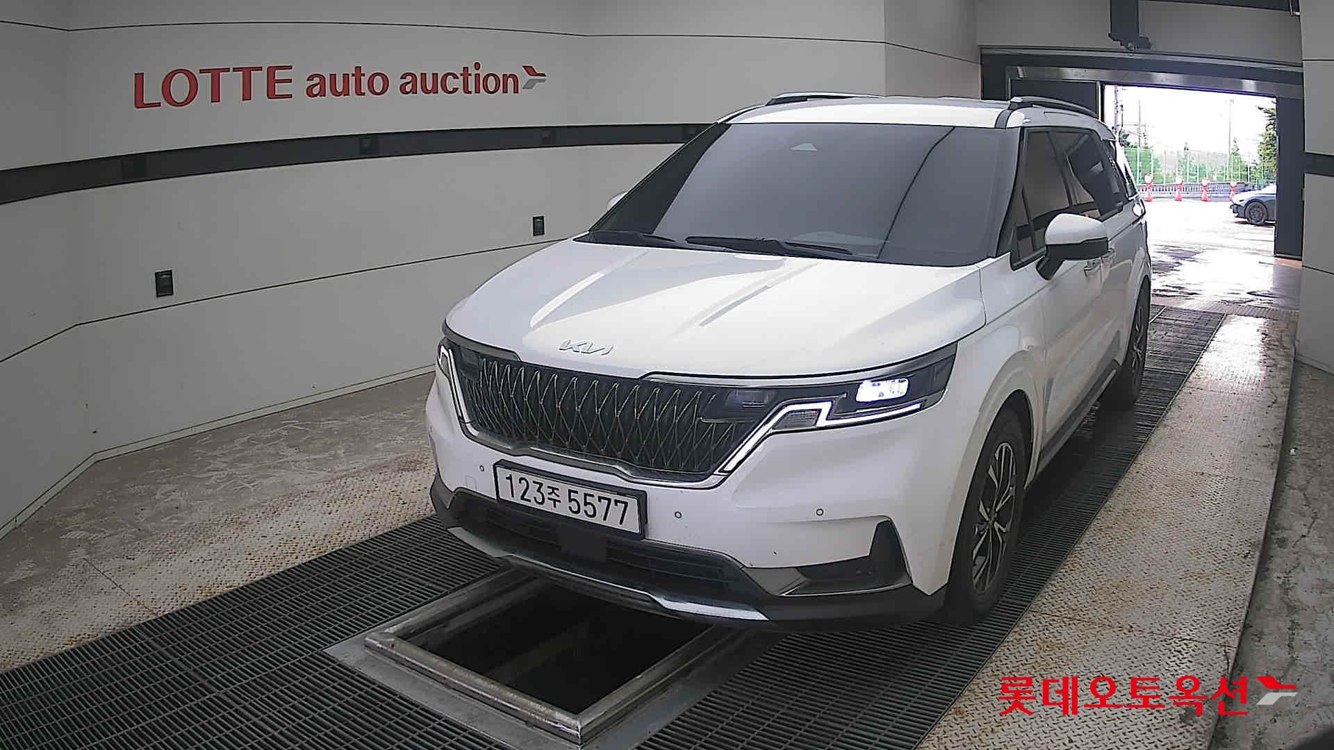 2023 - kia carnival