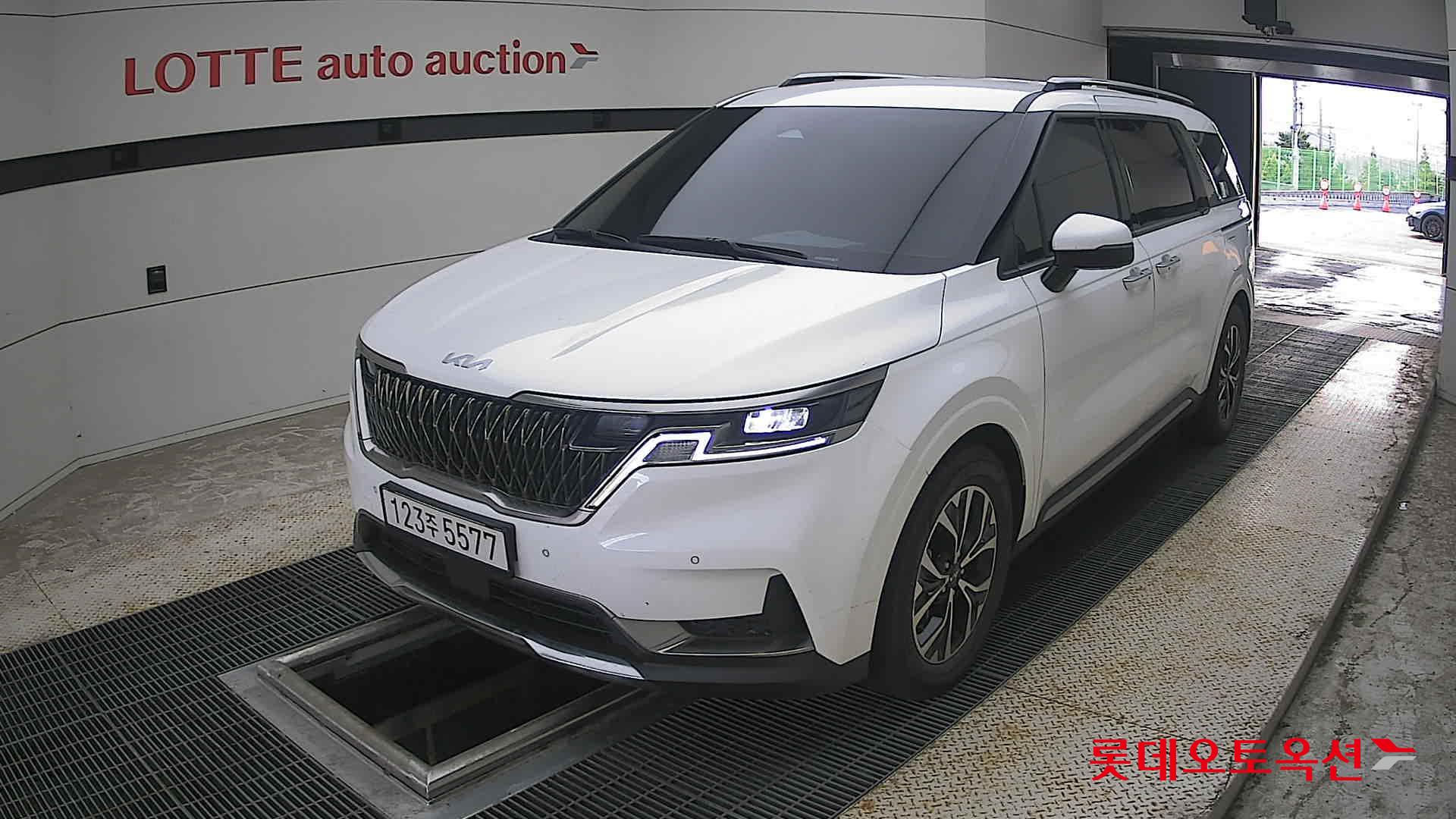 2023 - kia carnival