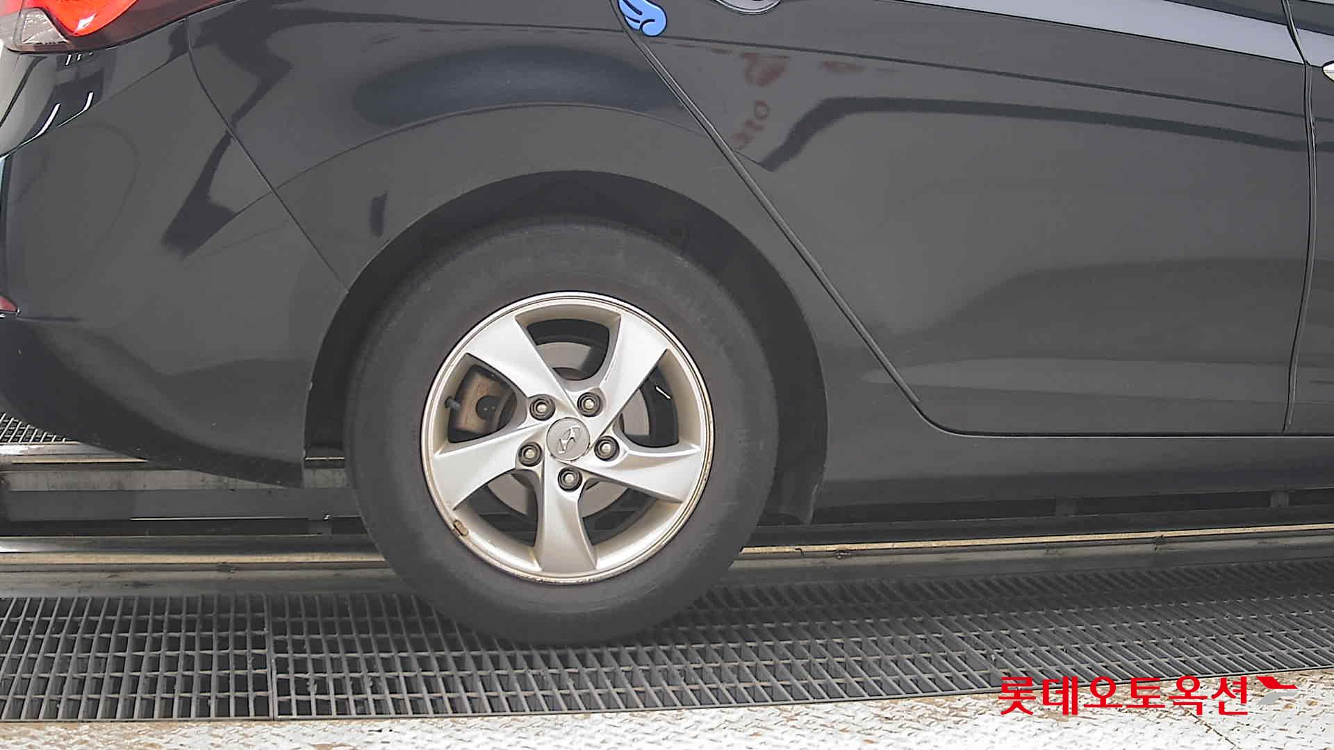 2014 - hyundai avante