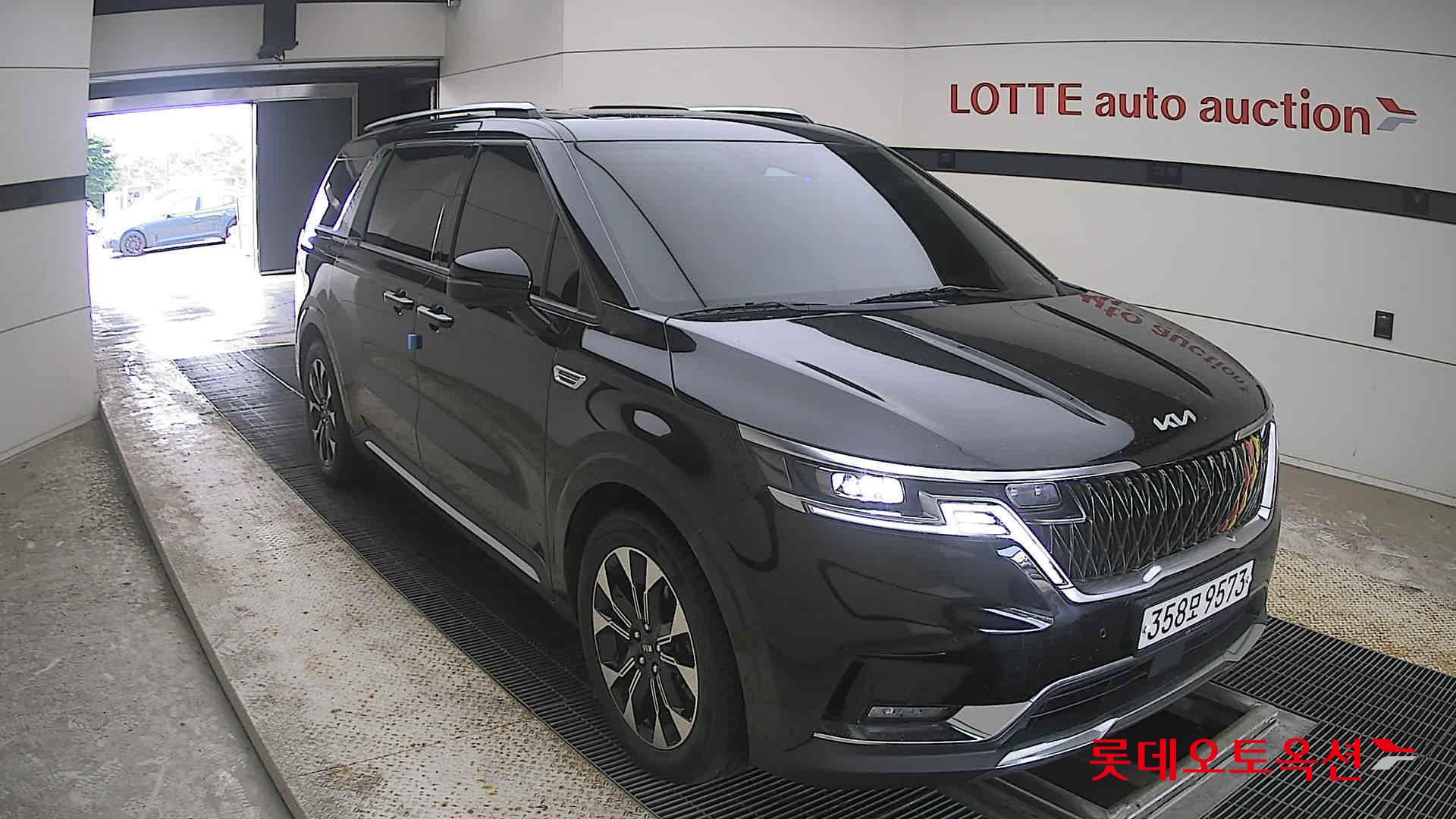 2021 - kia carnival