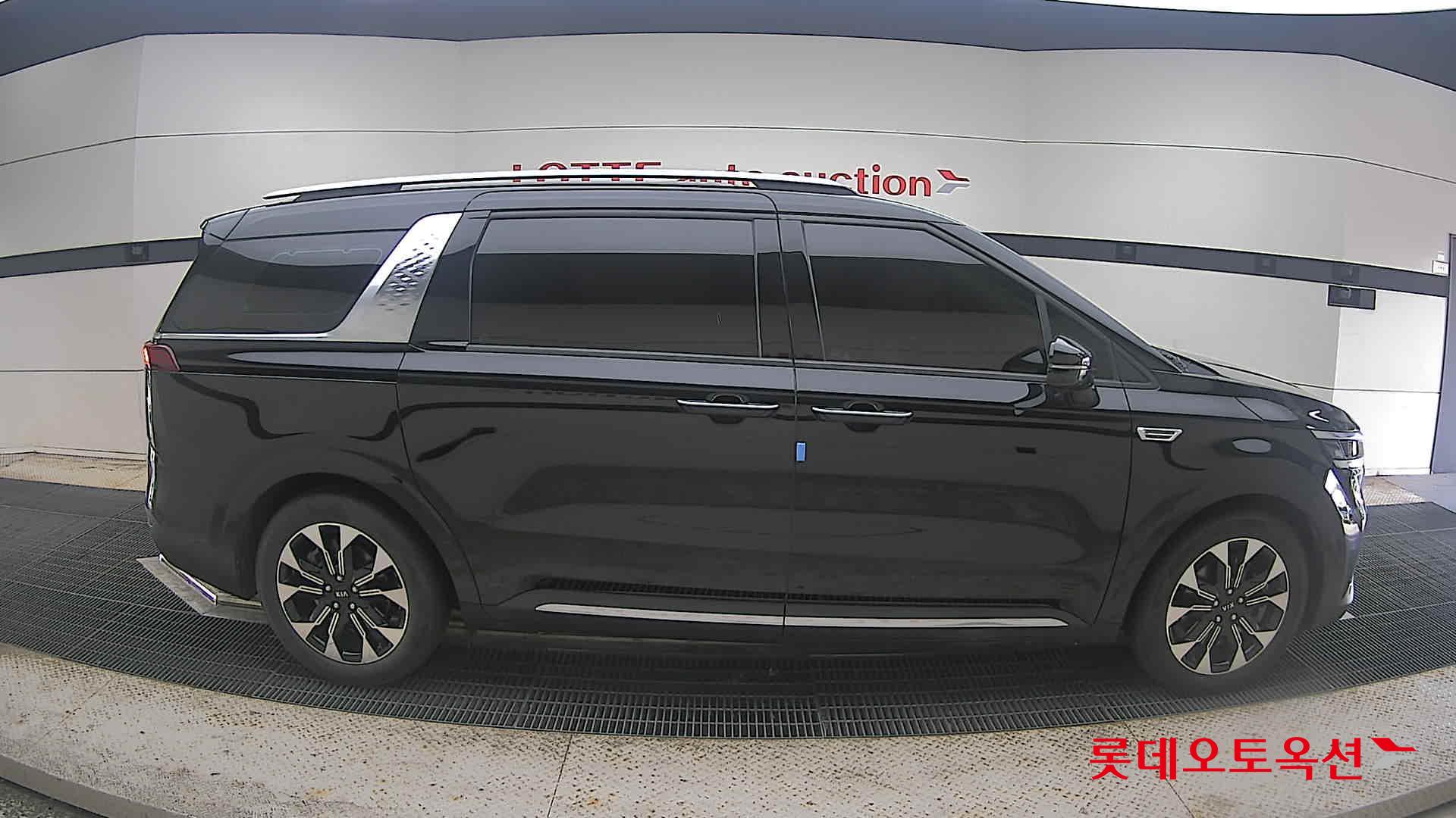 2021 - kia carnival