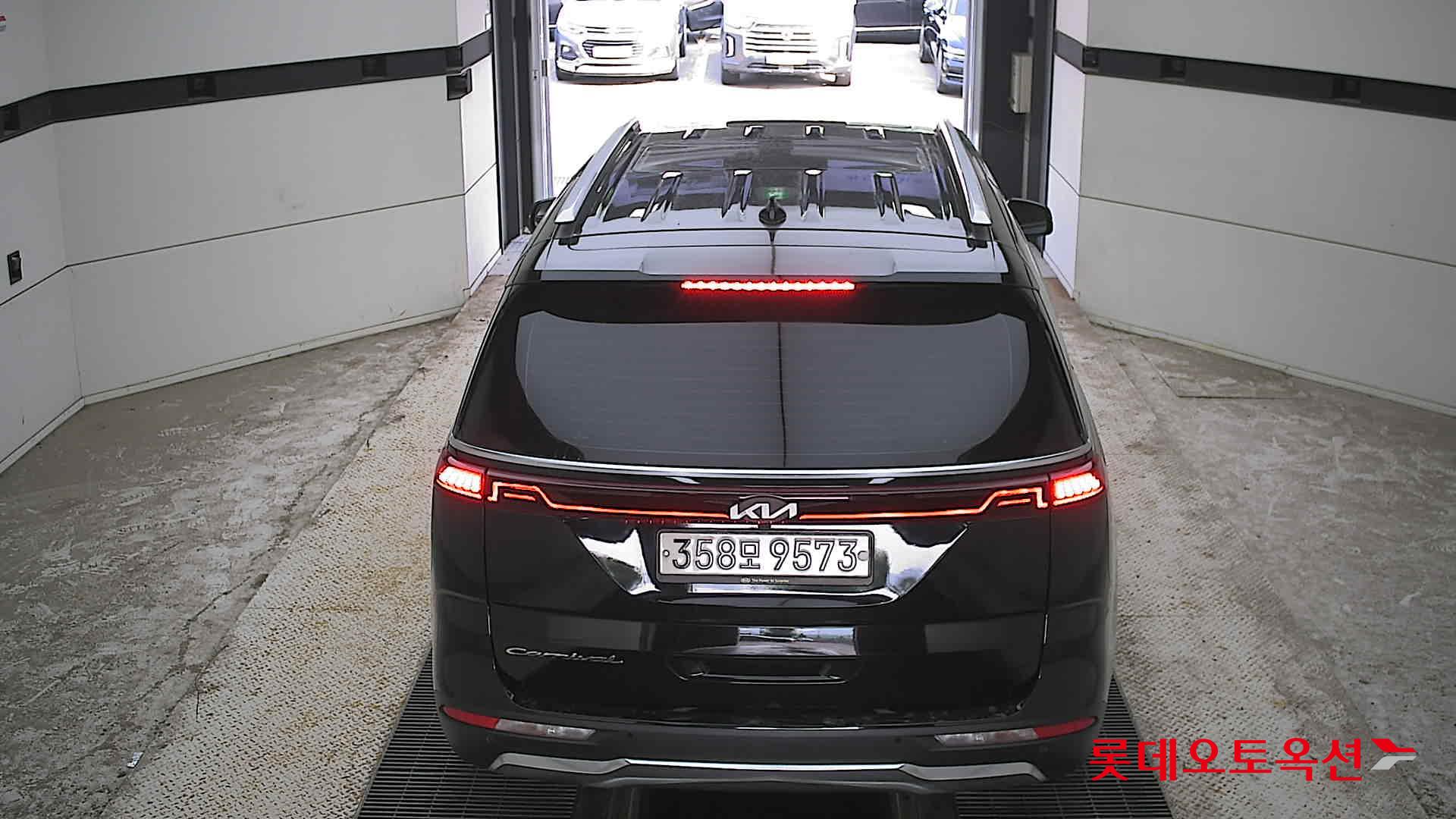 2021 - kia carnival