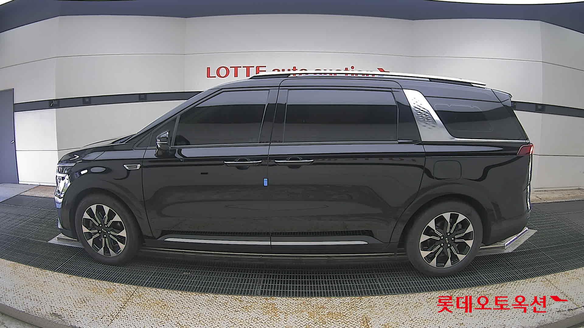 2021 - kia carnival