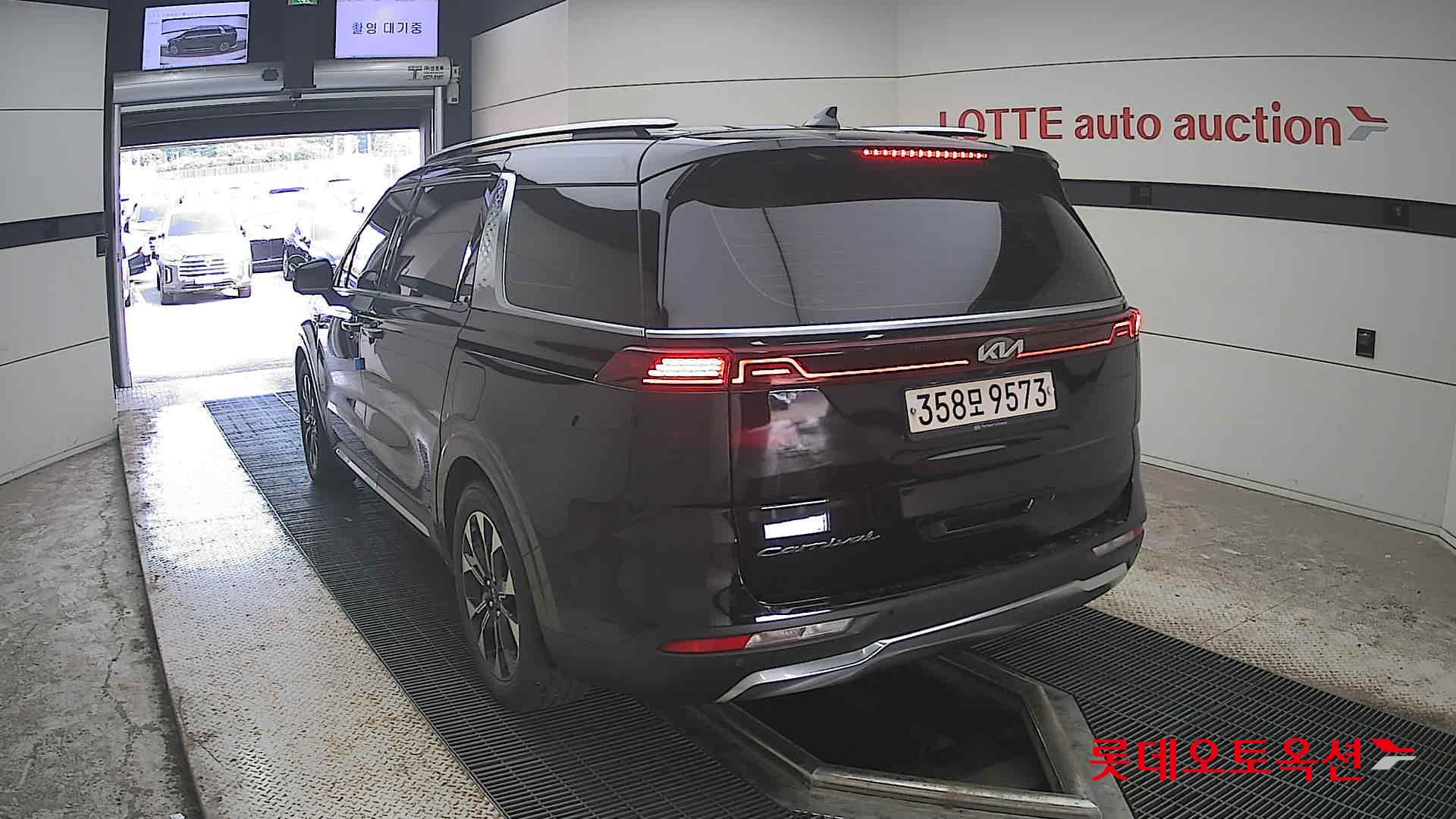 2021 - kia carnival