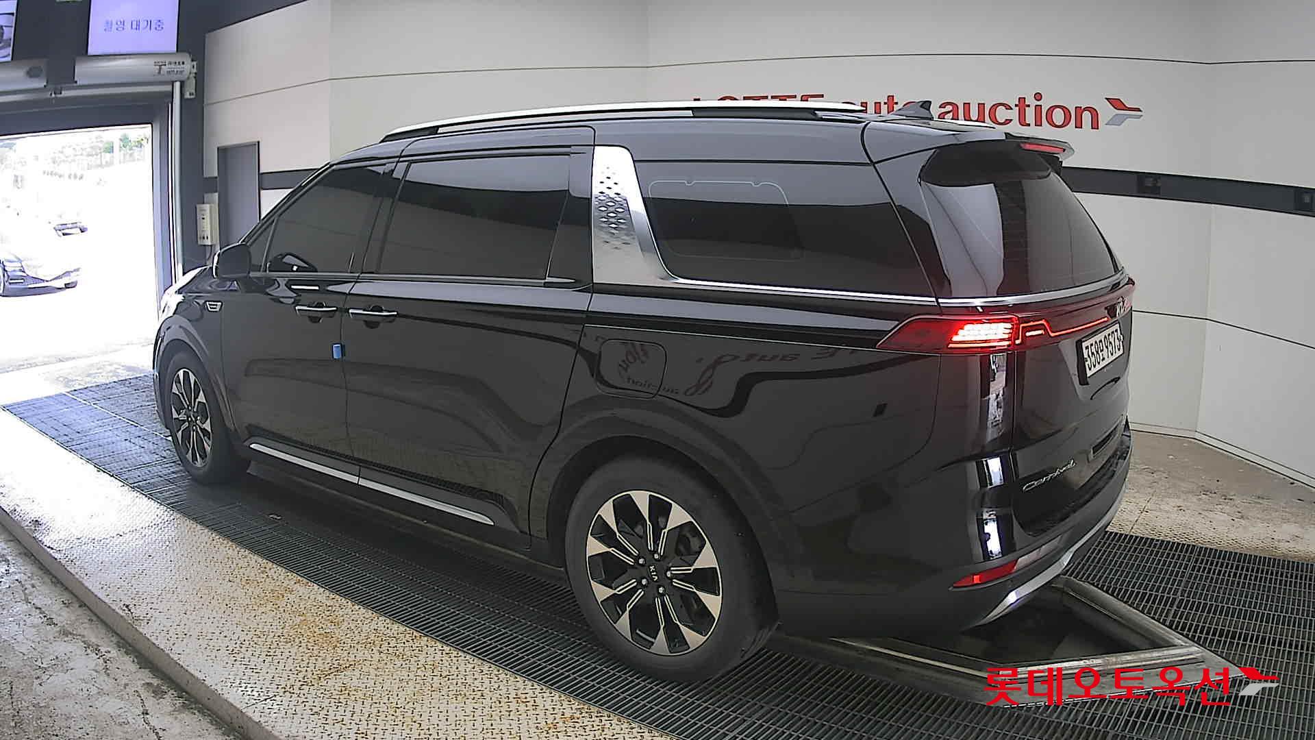 2021 - kia carnival