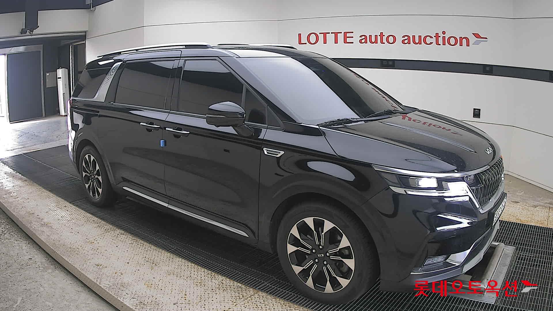 2021 - kia carnival