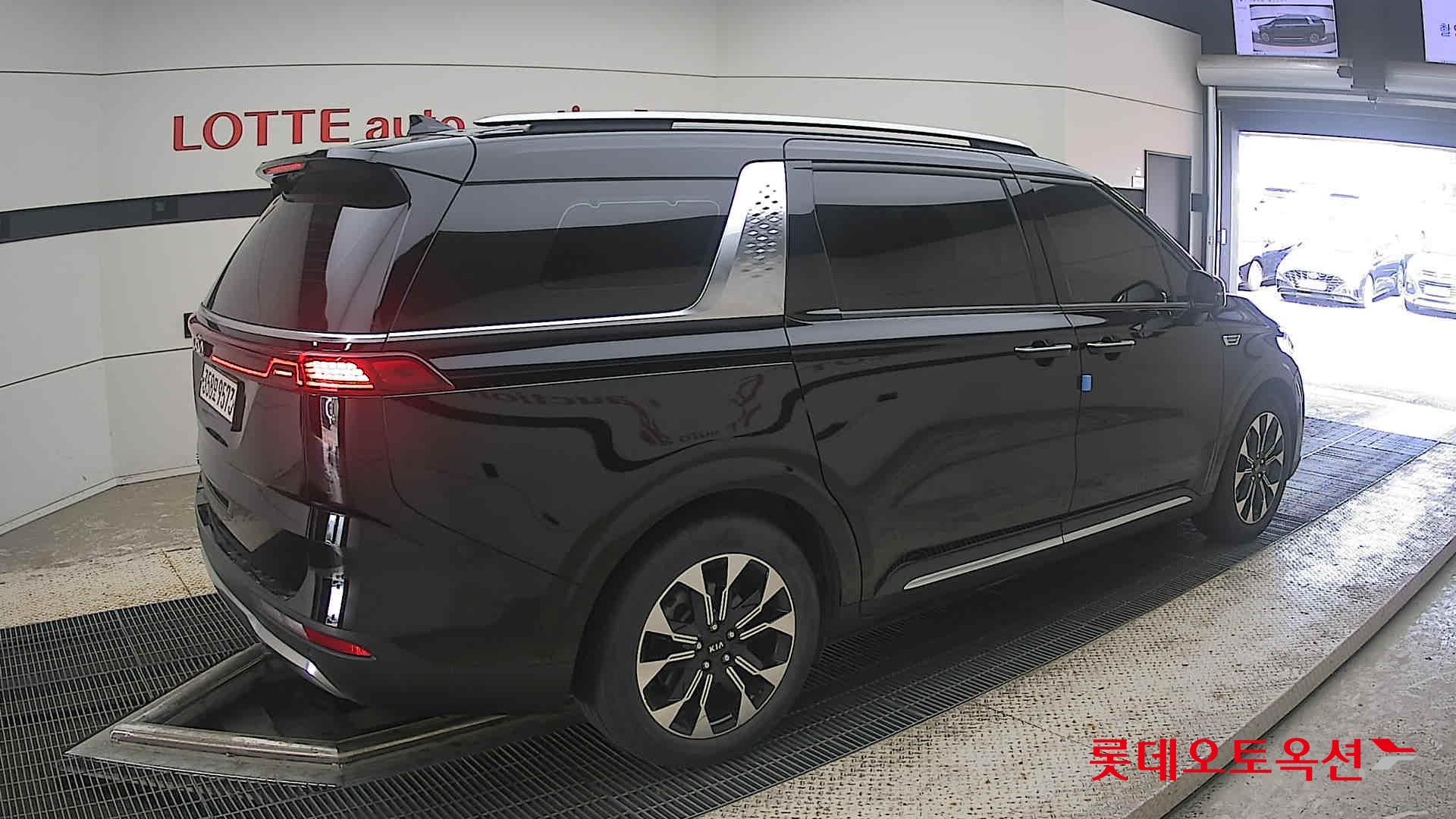 2021 - kia carnival