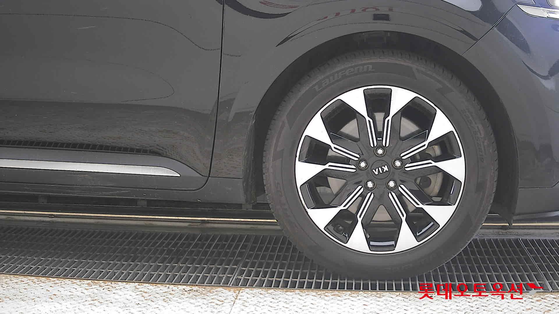 2021 - kia carnival