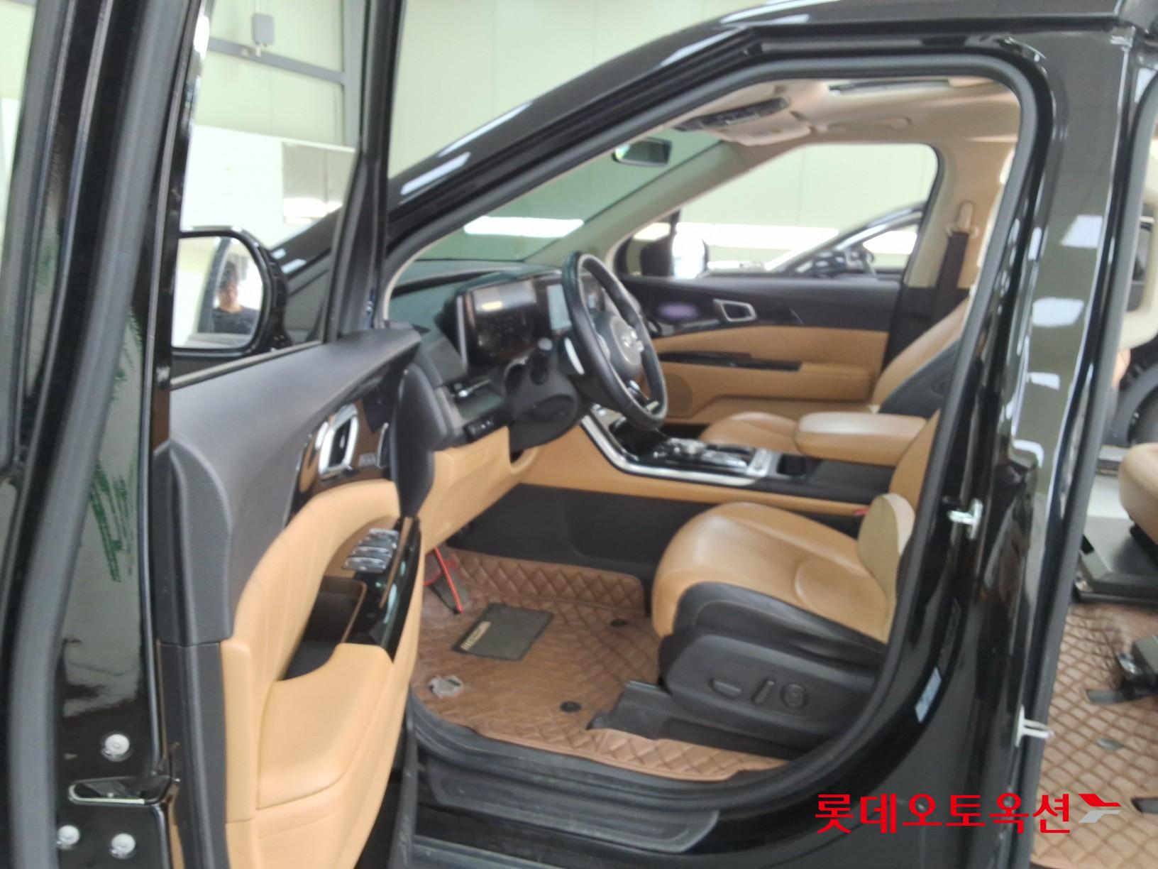 2021 - kia carnival