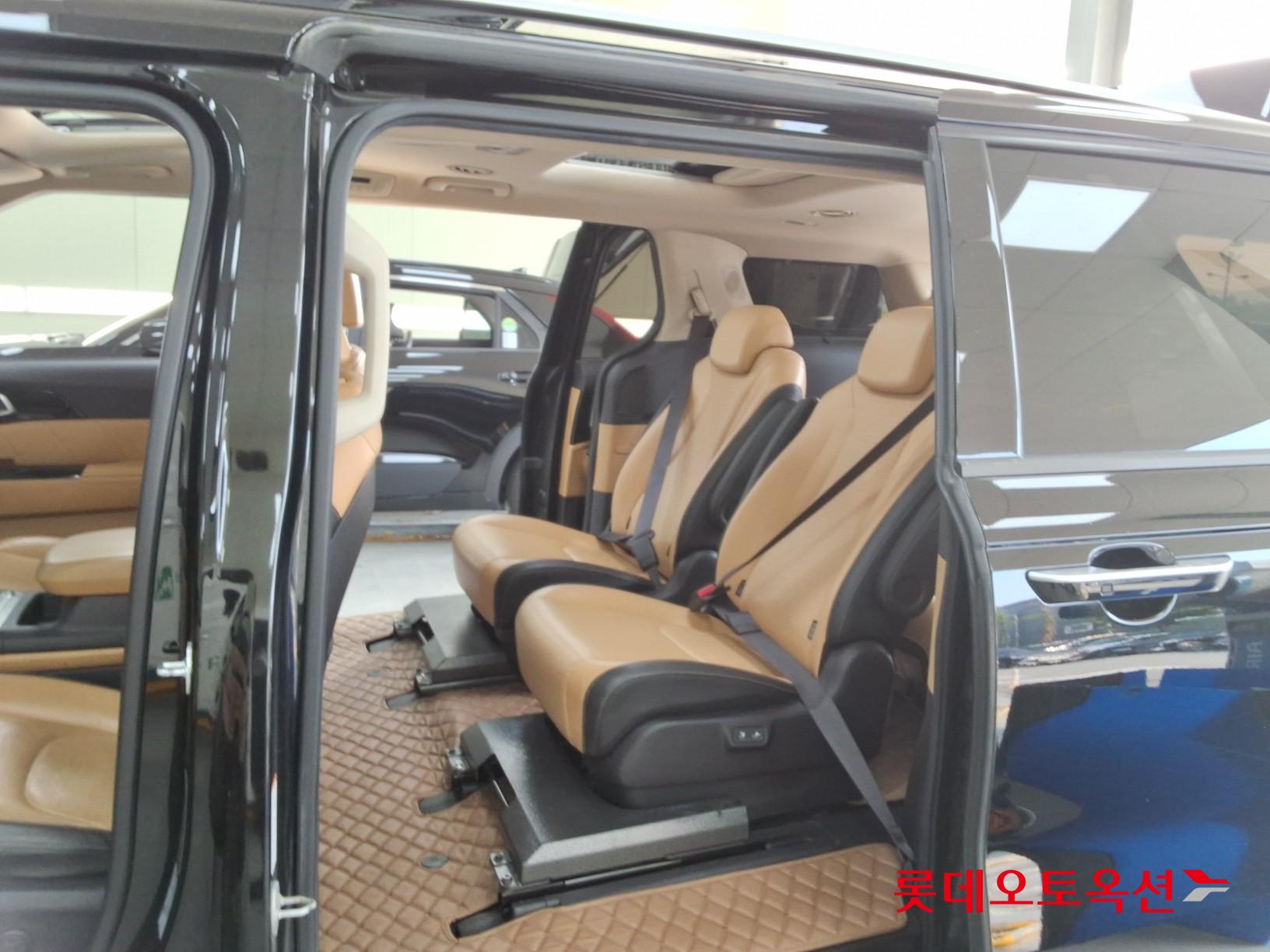 2021 - kia carnival
