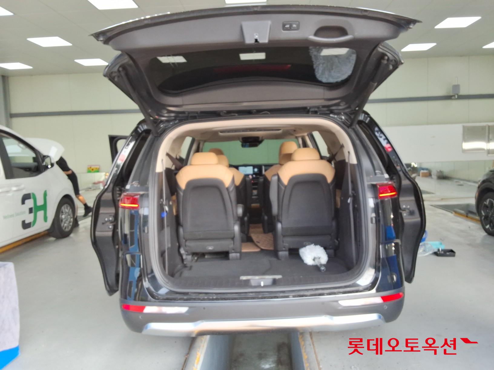 2021 - kia carnival