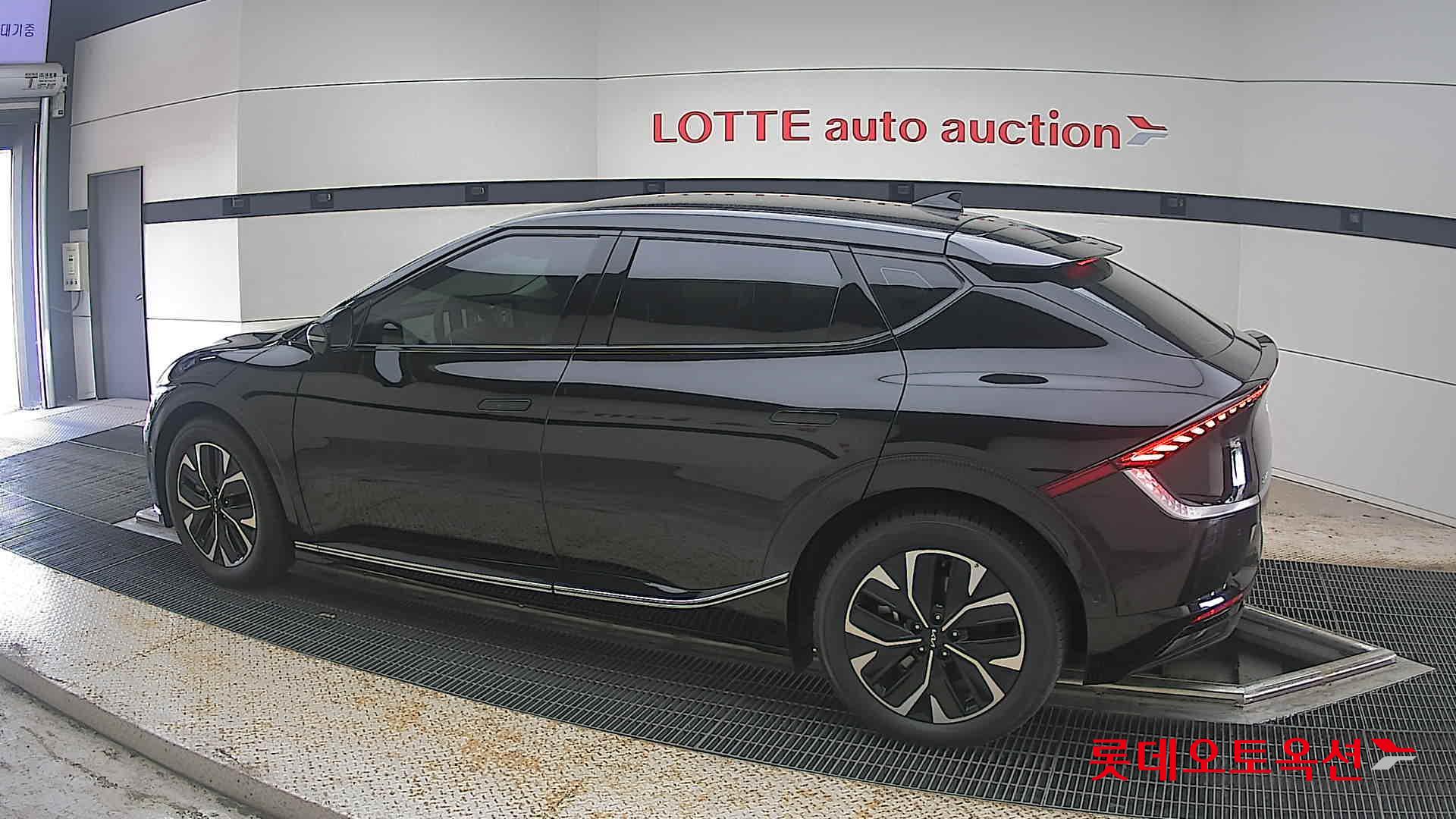 2023 - kia ev6