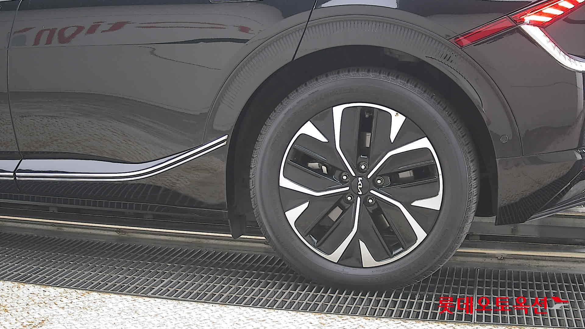 2023 - kia ev6
