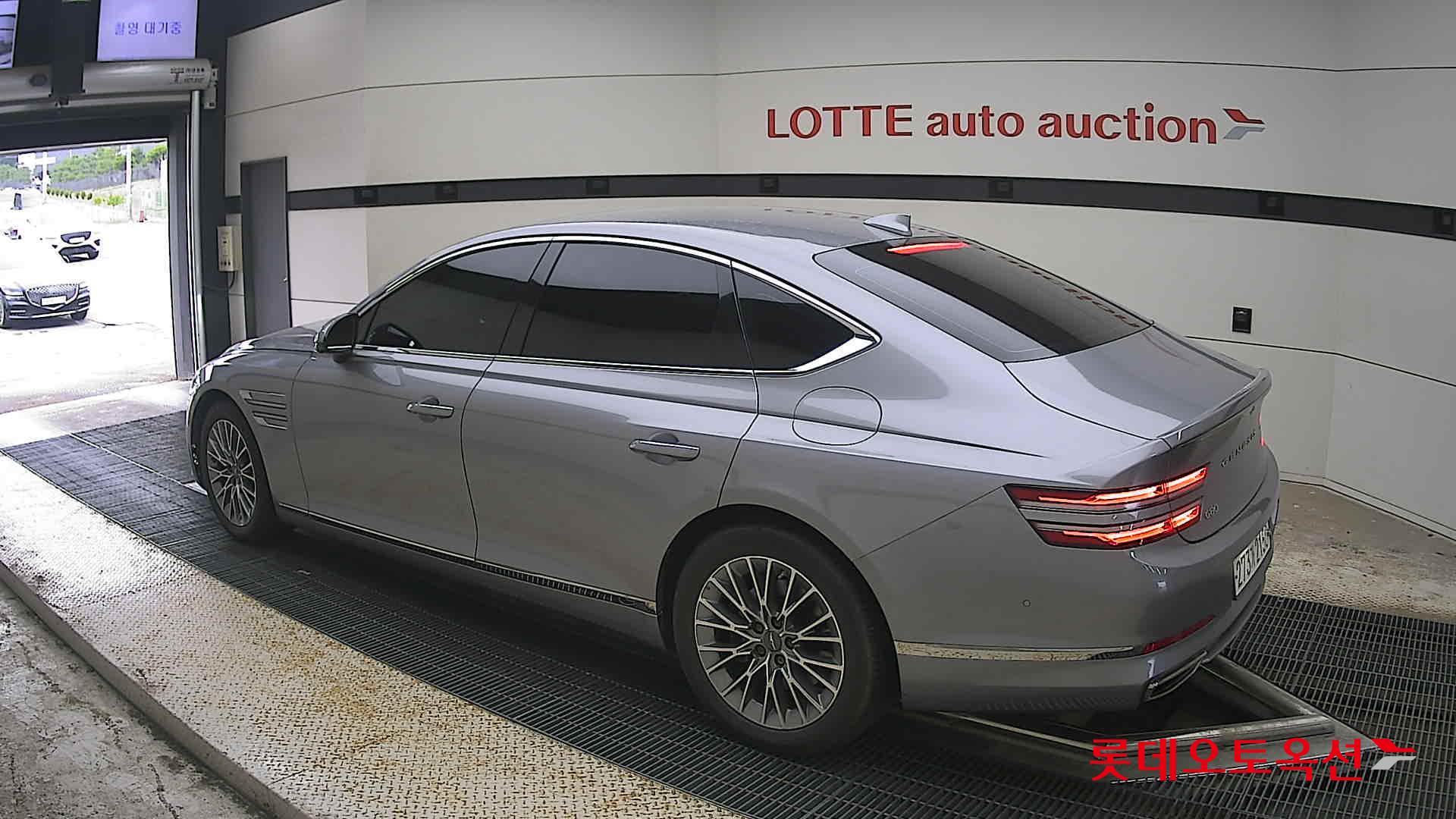 2021 - genesis g80