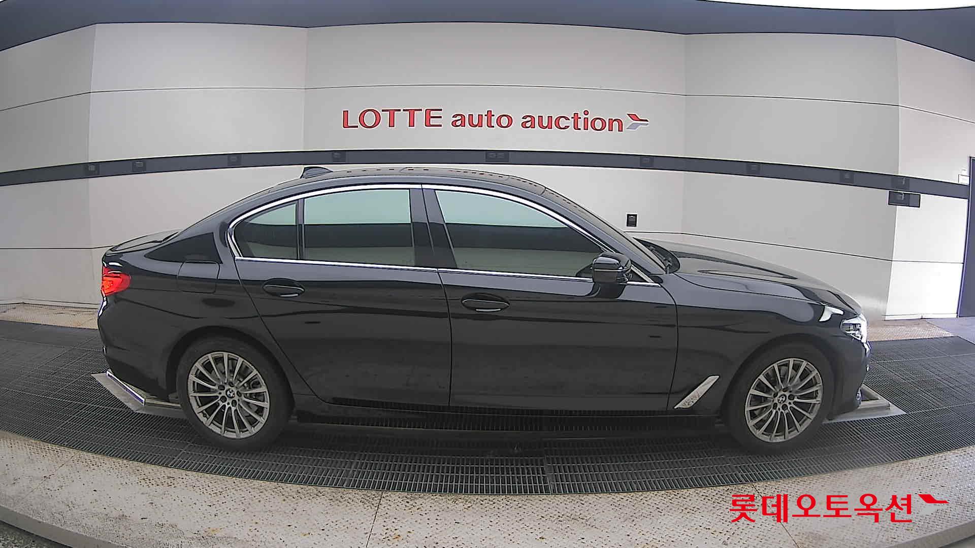 2020 - bmw 520i