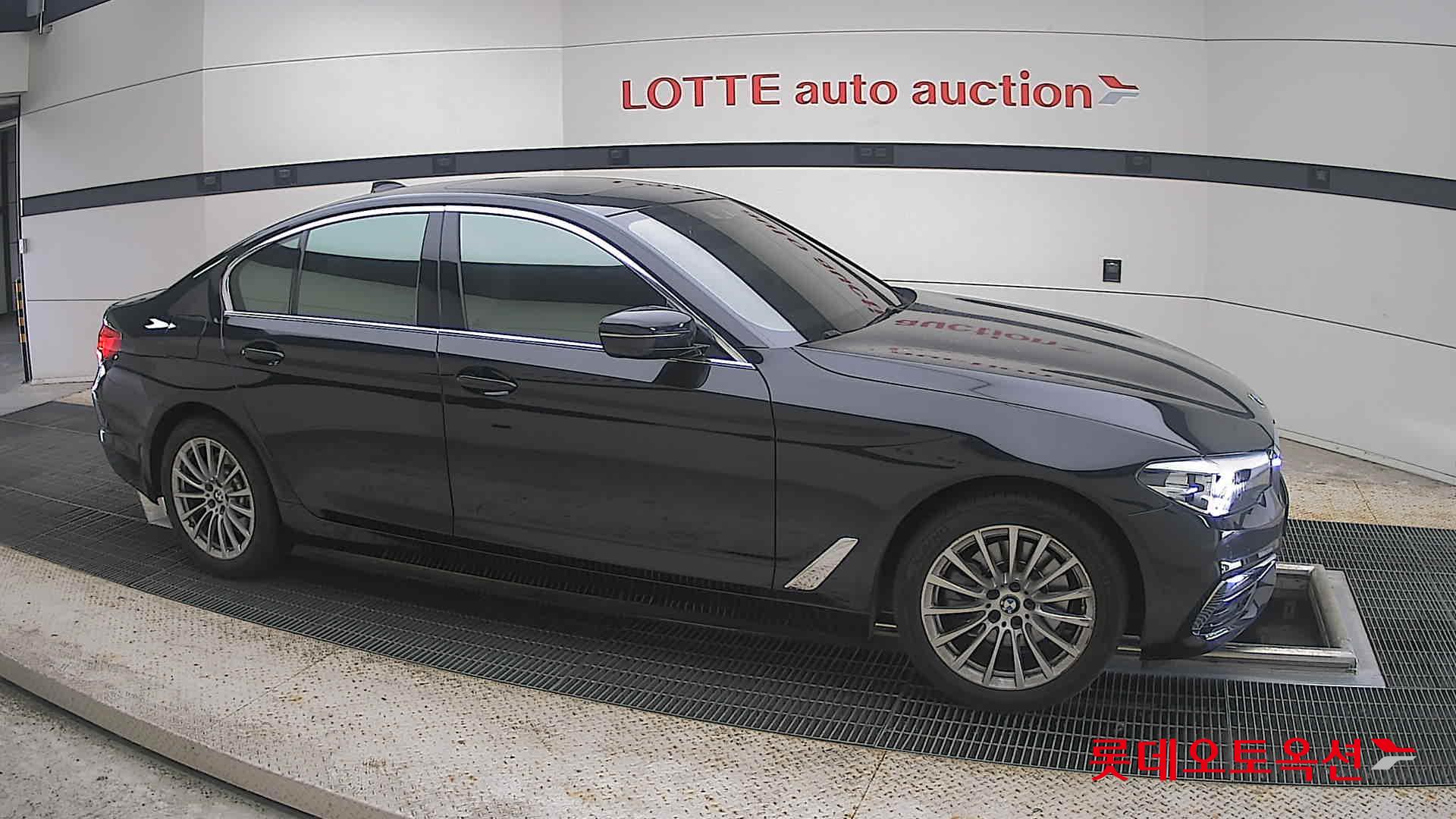 2020 - bmw 520i