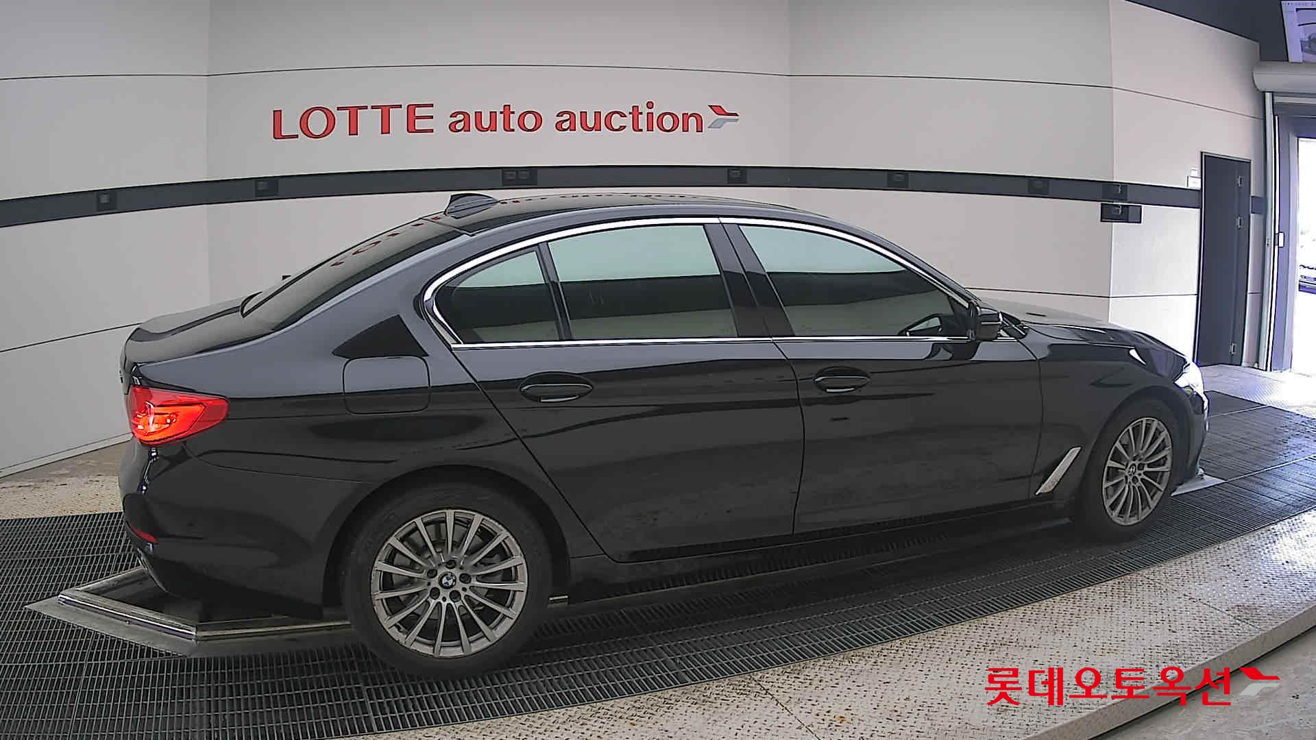 2020 - bmw 520i