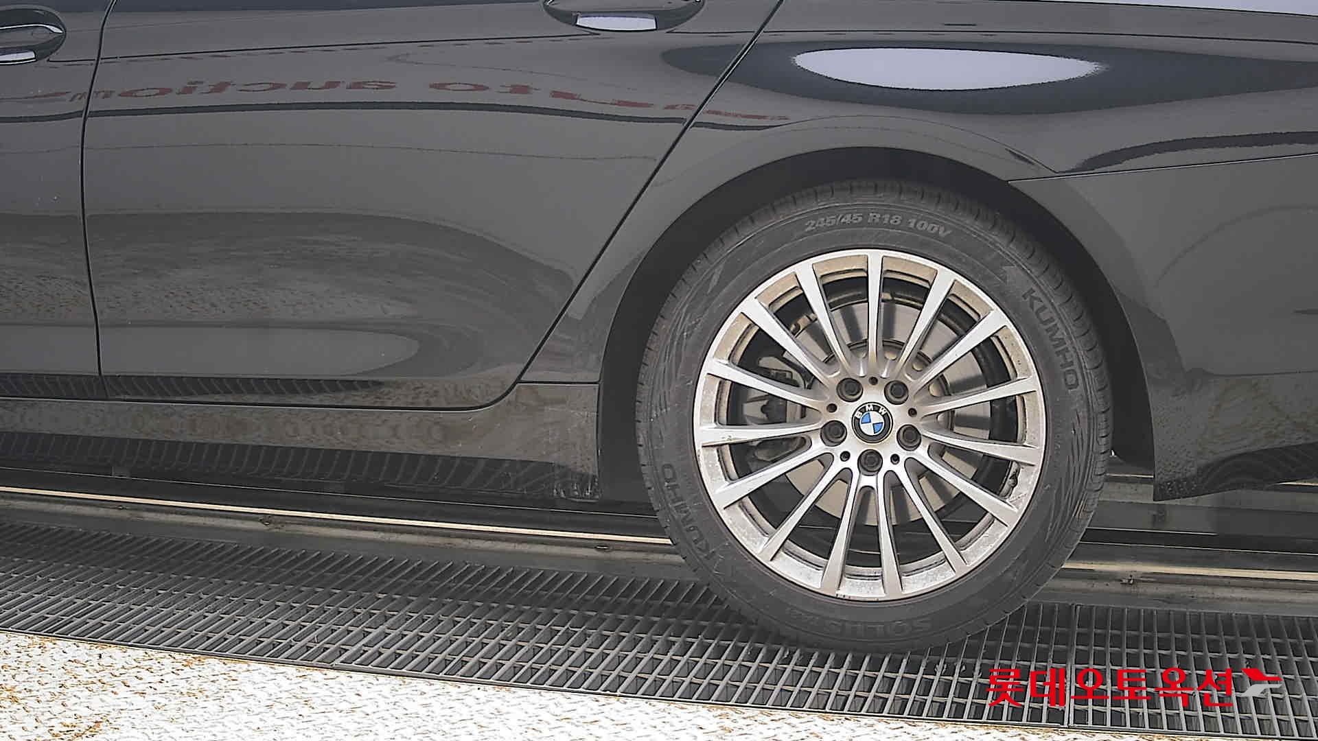 2020 - bmw 520i