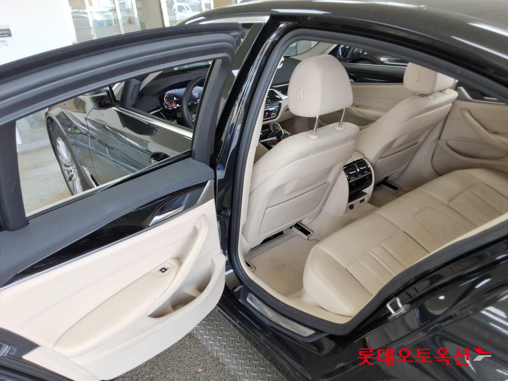 2020 - bmw 520i
