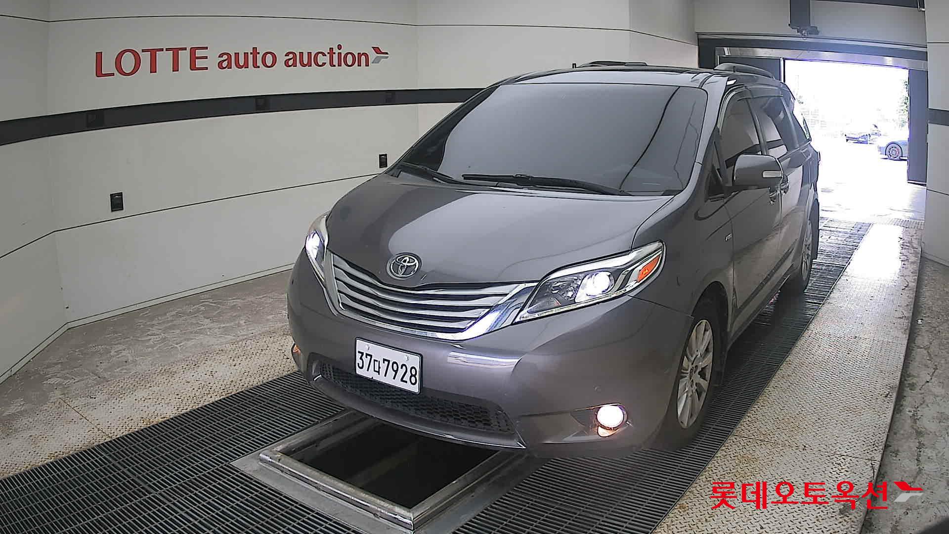 2017 - toyota sienna
