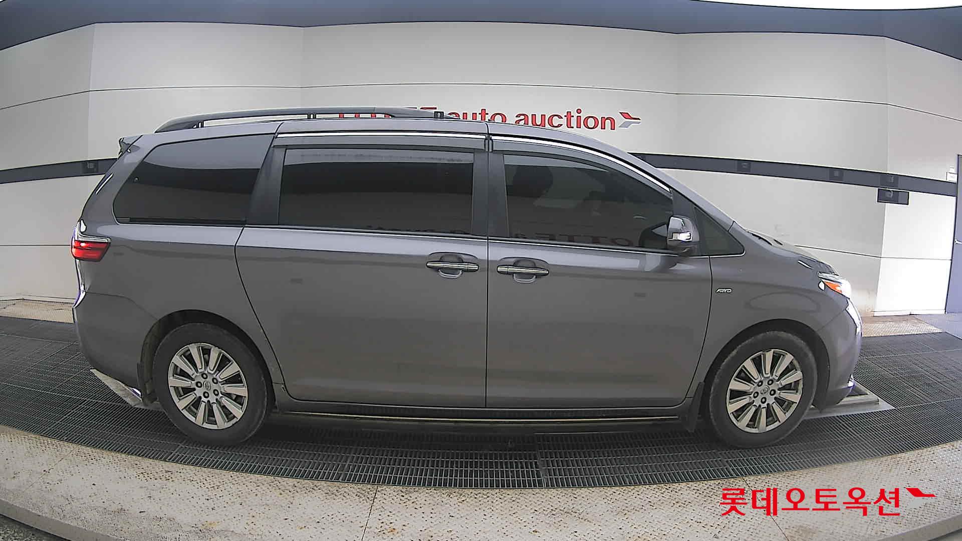 2017 - toyota sienna