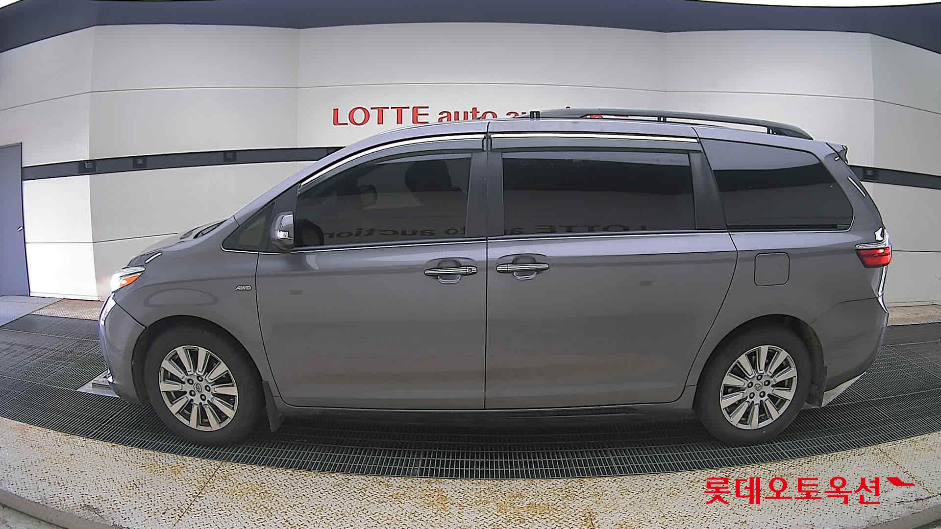 2017 - toyota sienna