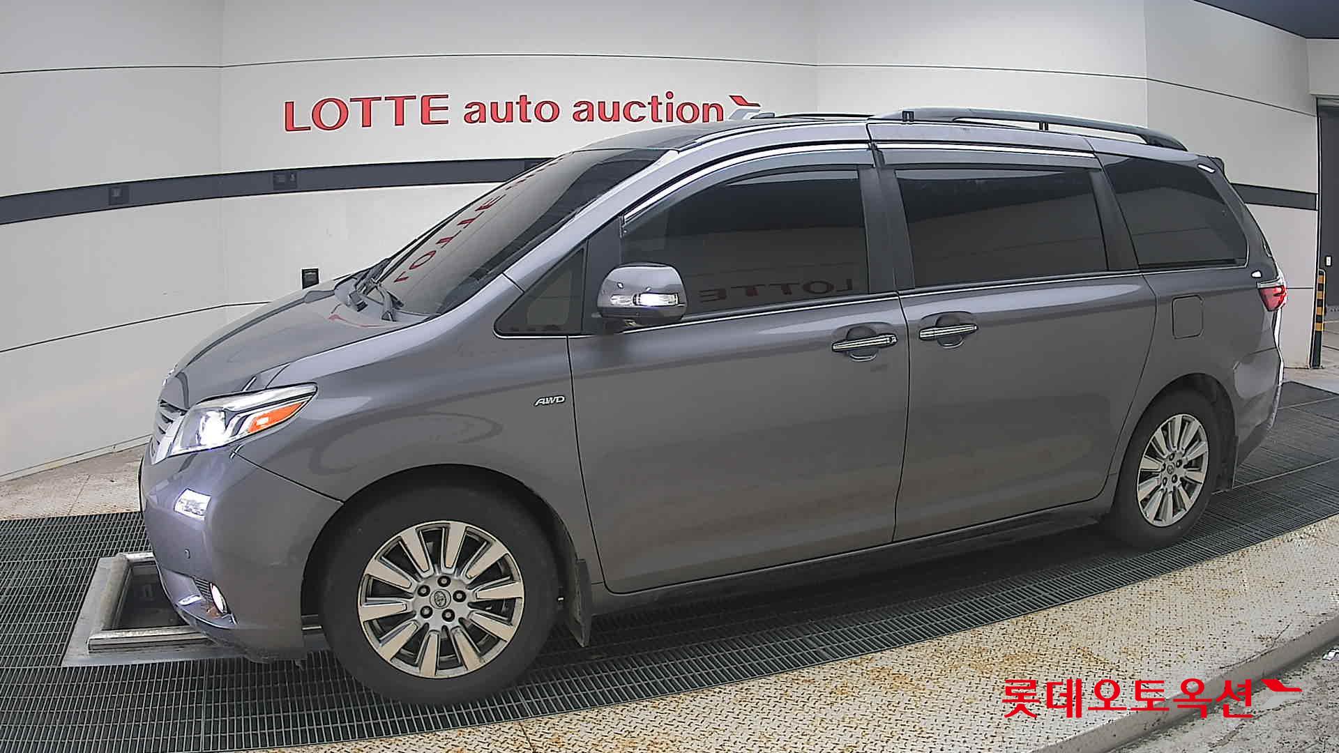 2017 - toyota sienna