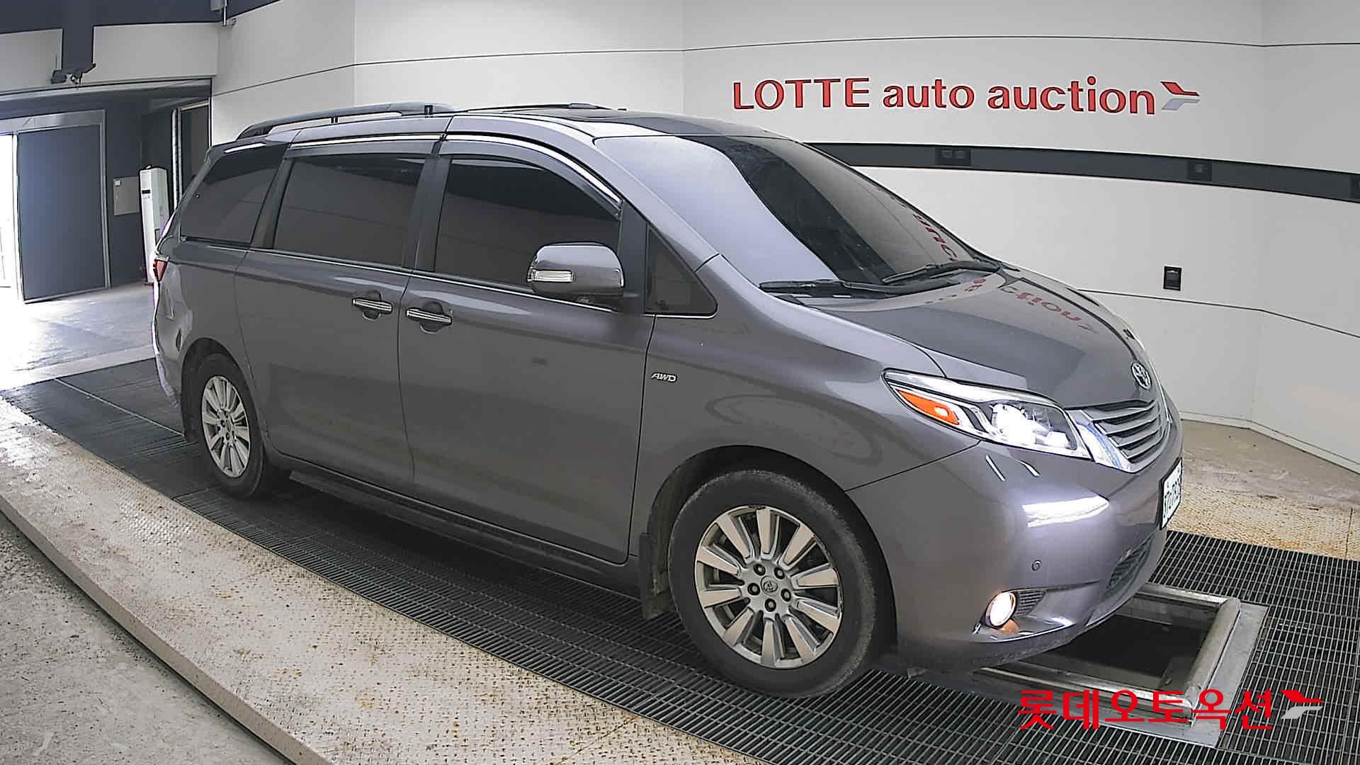 2017 - toyota sienna