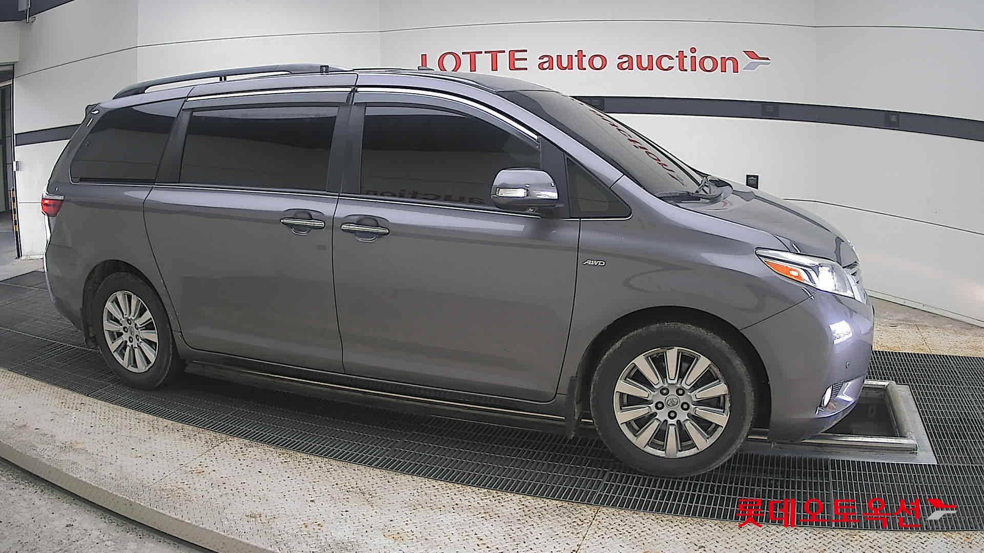 2017 - toyota sienna