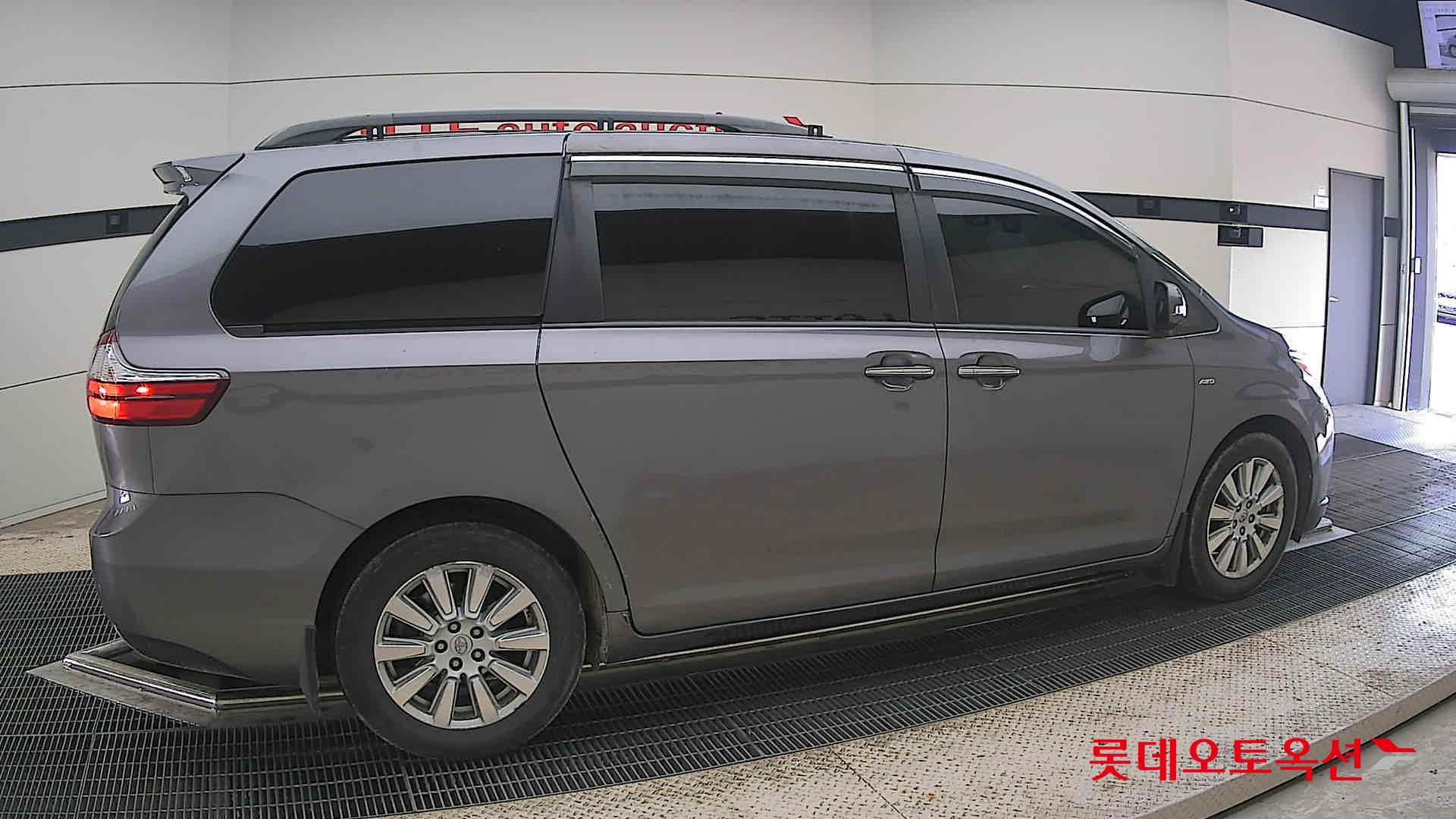2017 - toyota sienna