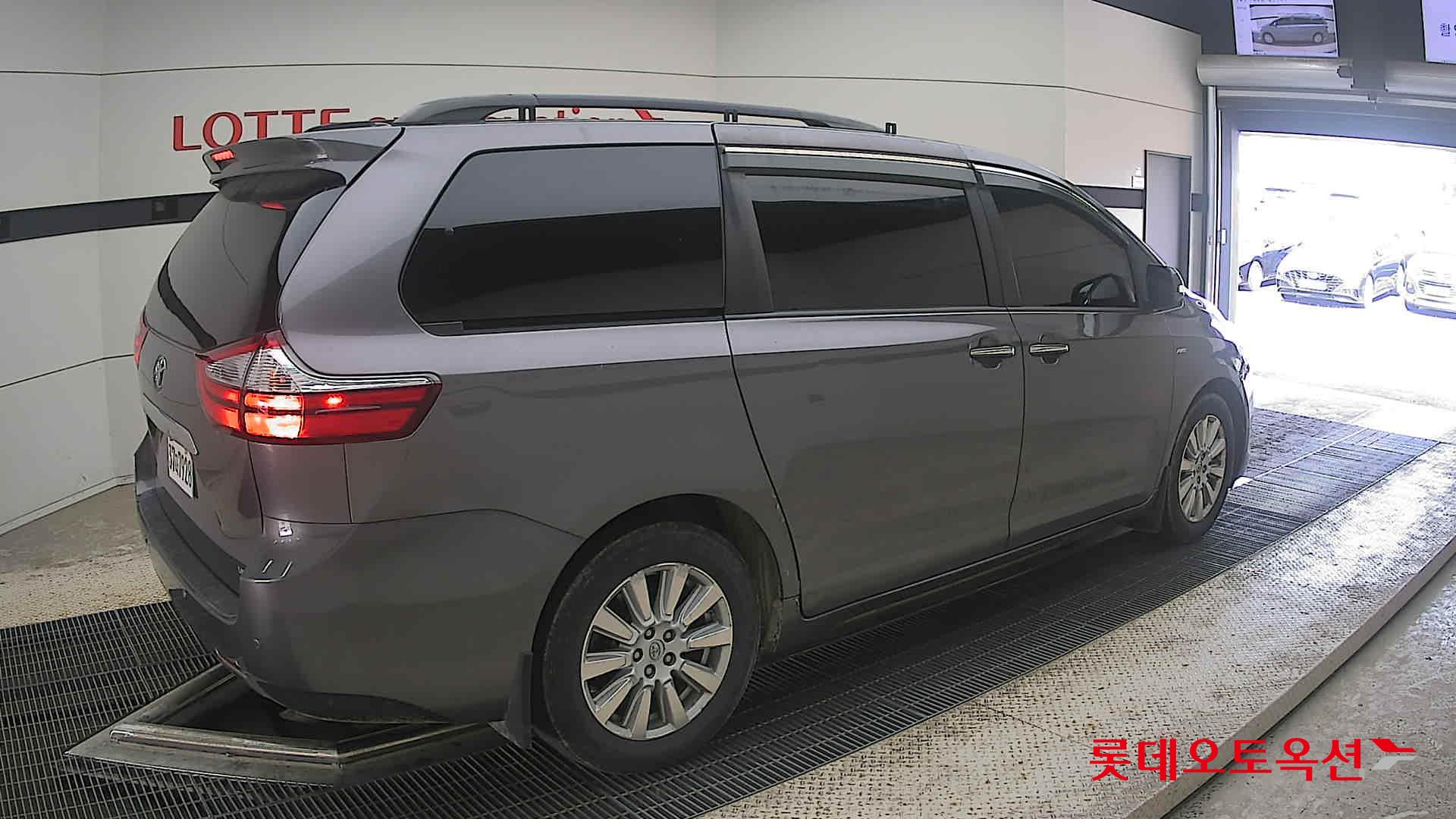 2017 - toyota sienna