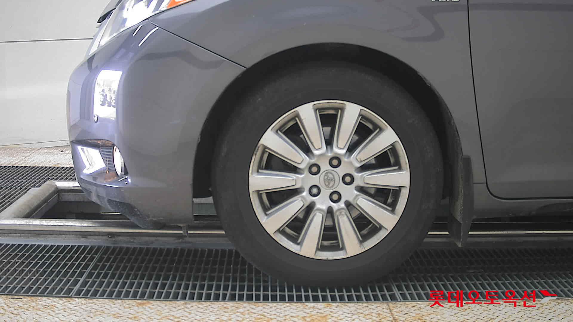 2017 - toyota sienna