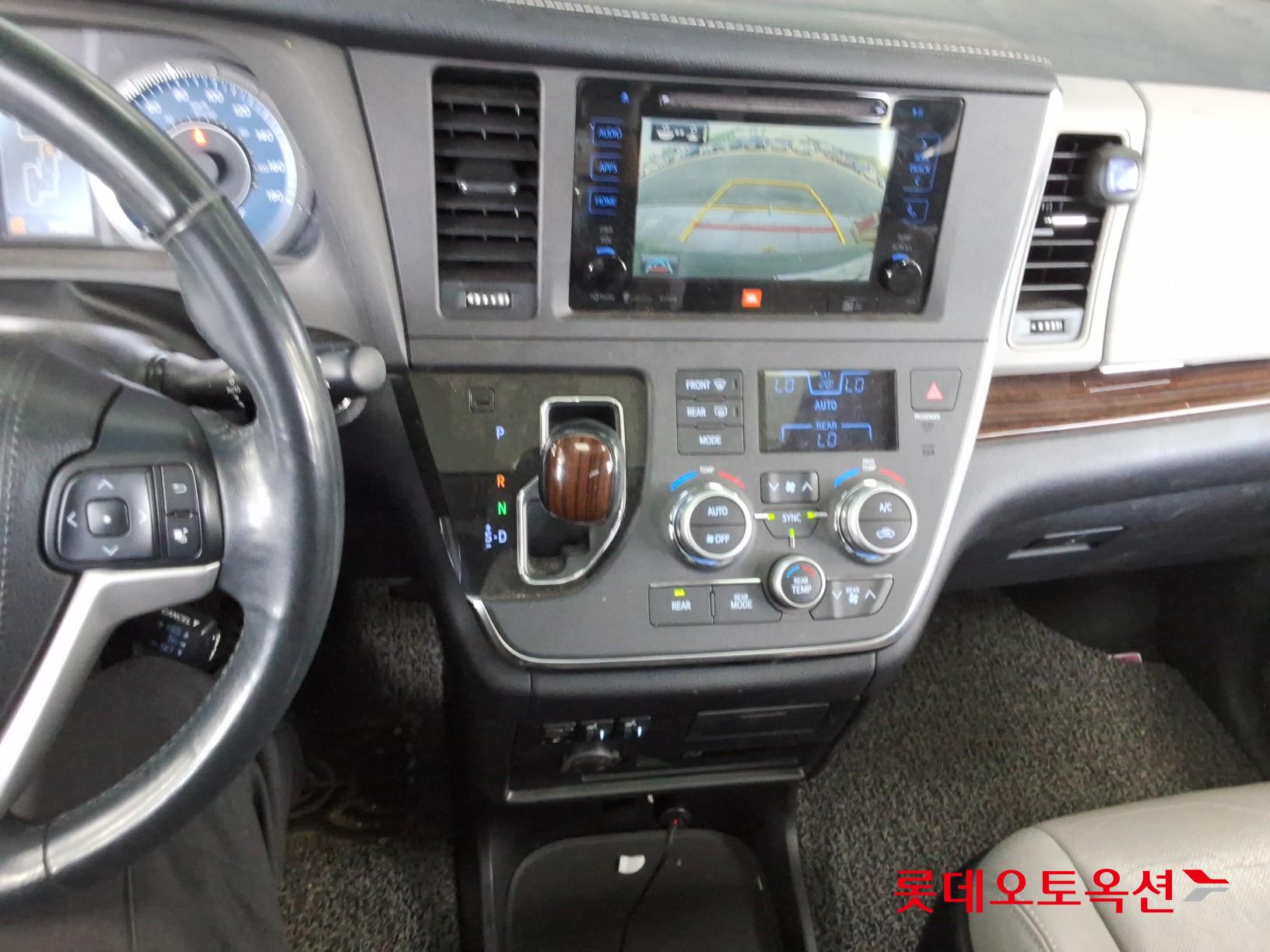2017 - toyota sienna