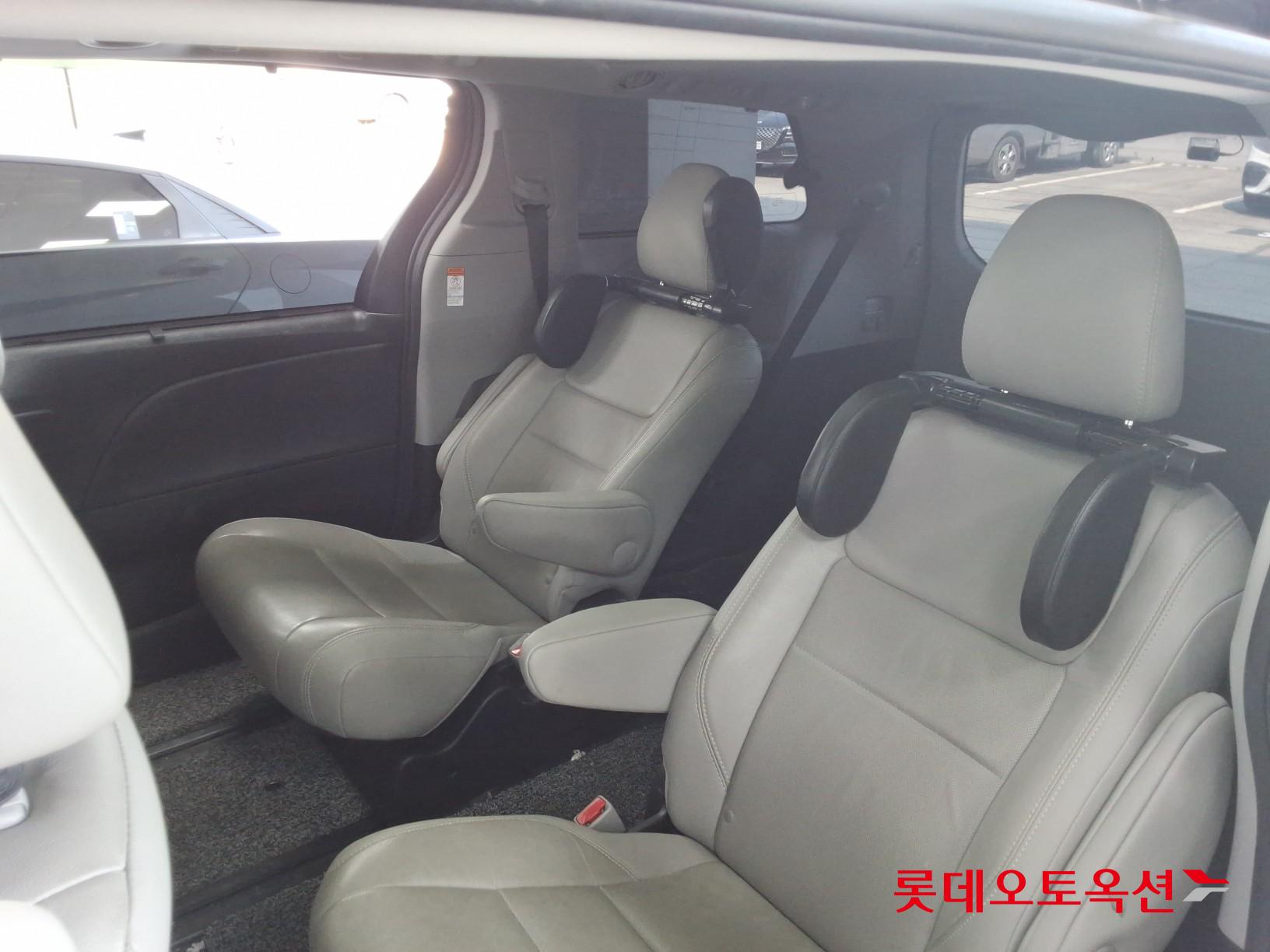 2017 - toyota sienna