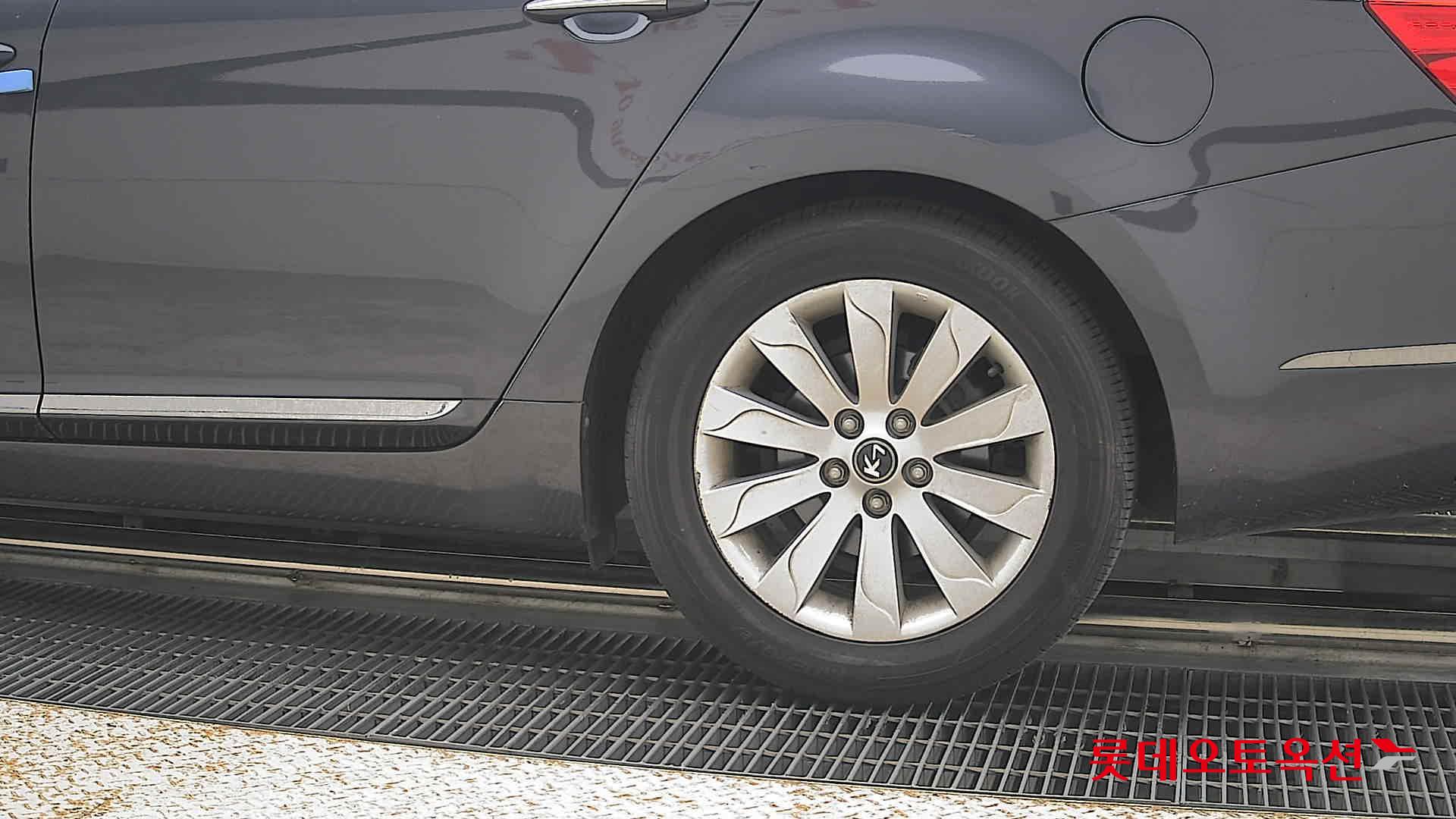 2012 - kia k7