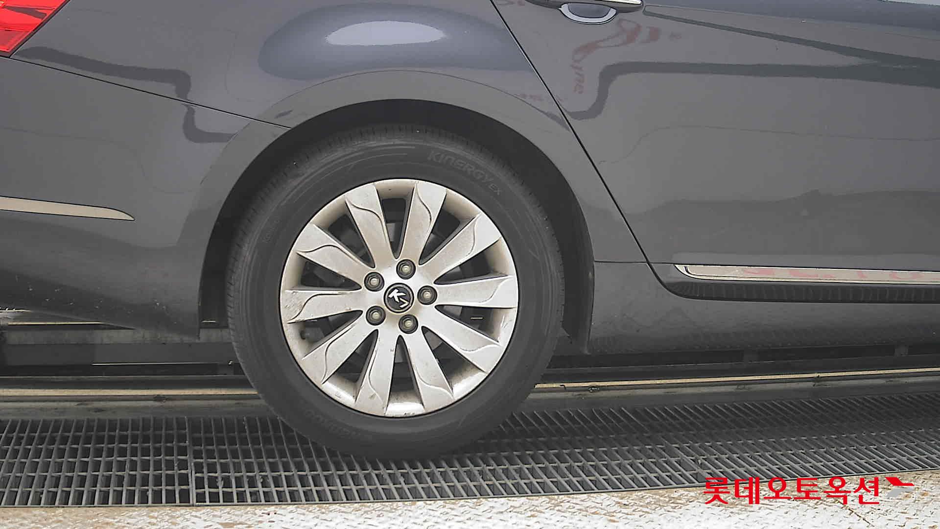 2012 - kia k7