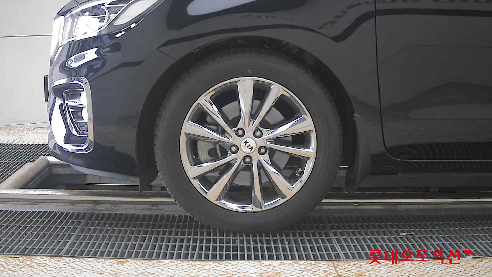 2019 - kia carnival