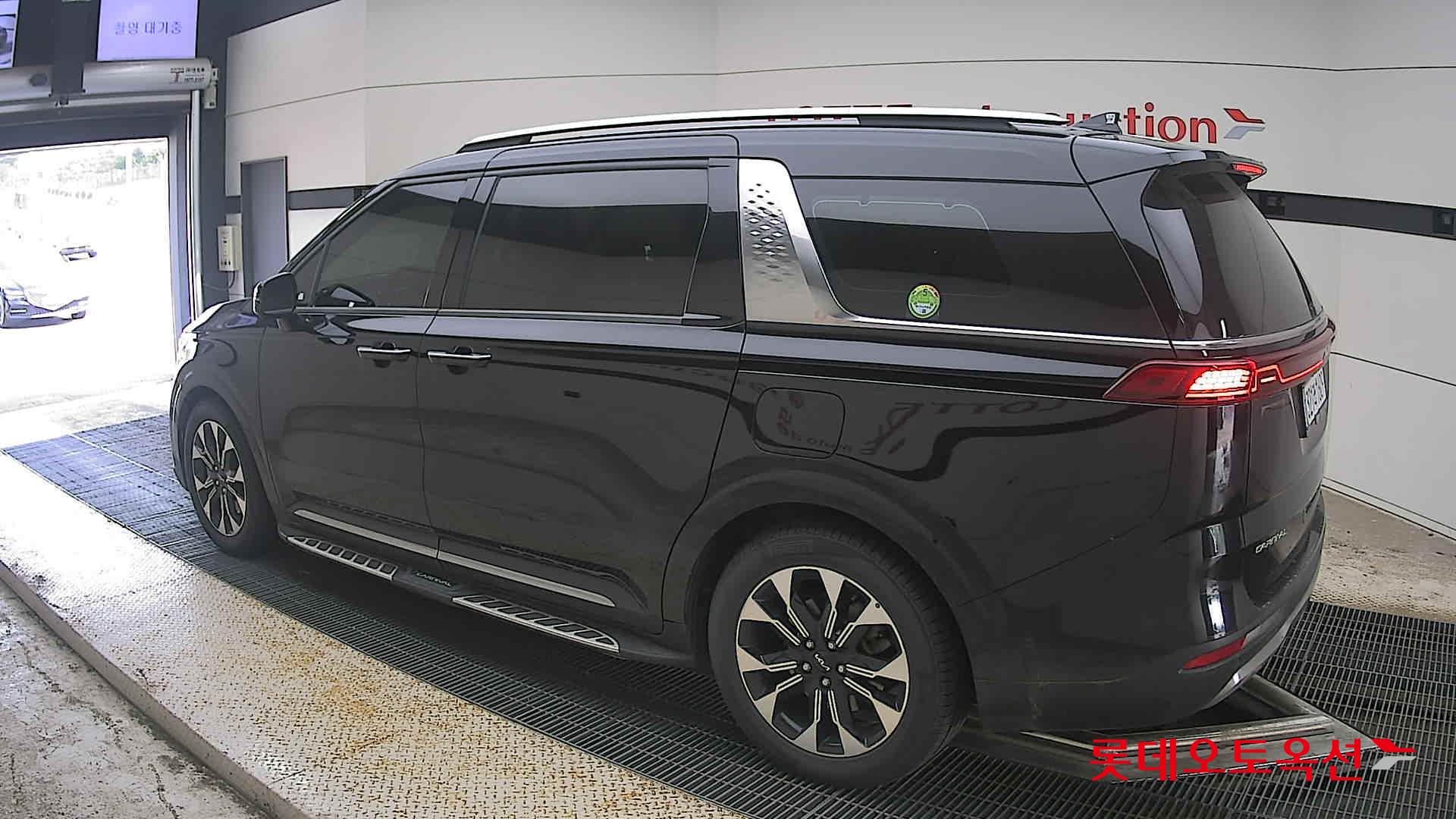 2023 - kia carnival