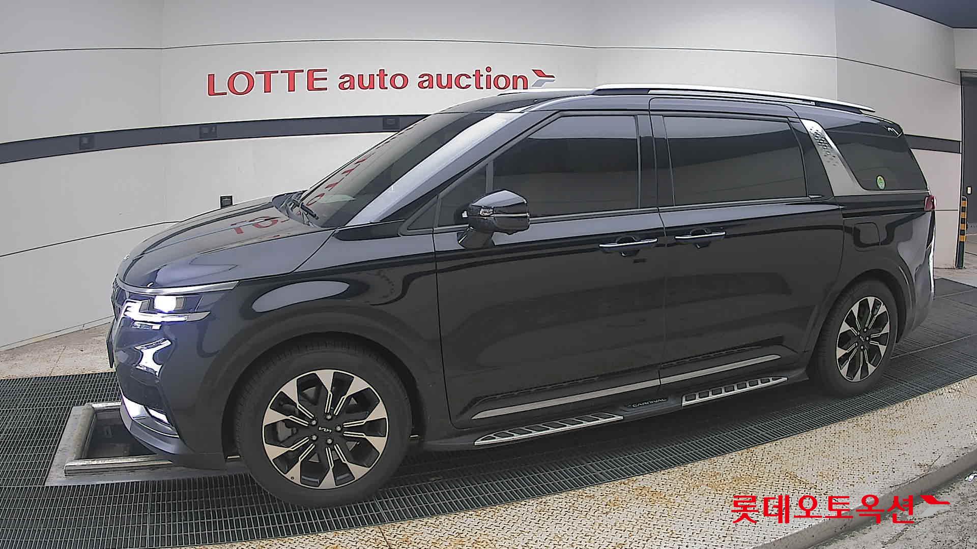 2023 - kia carnival