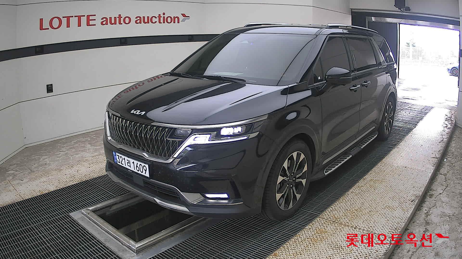 2023 - kia carnival