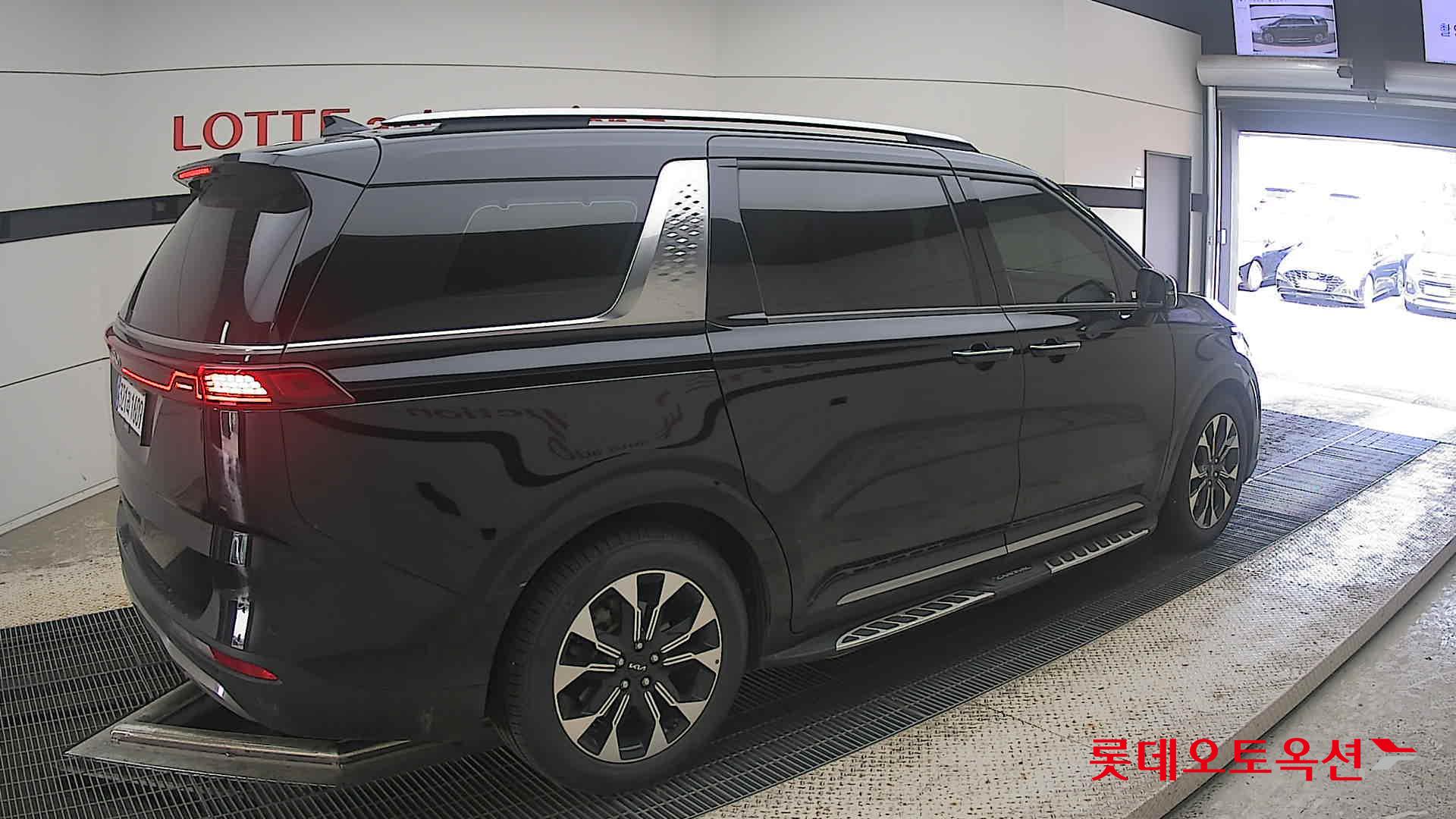 2023 - kia carnival