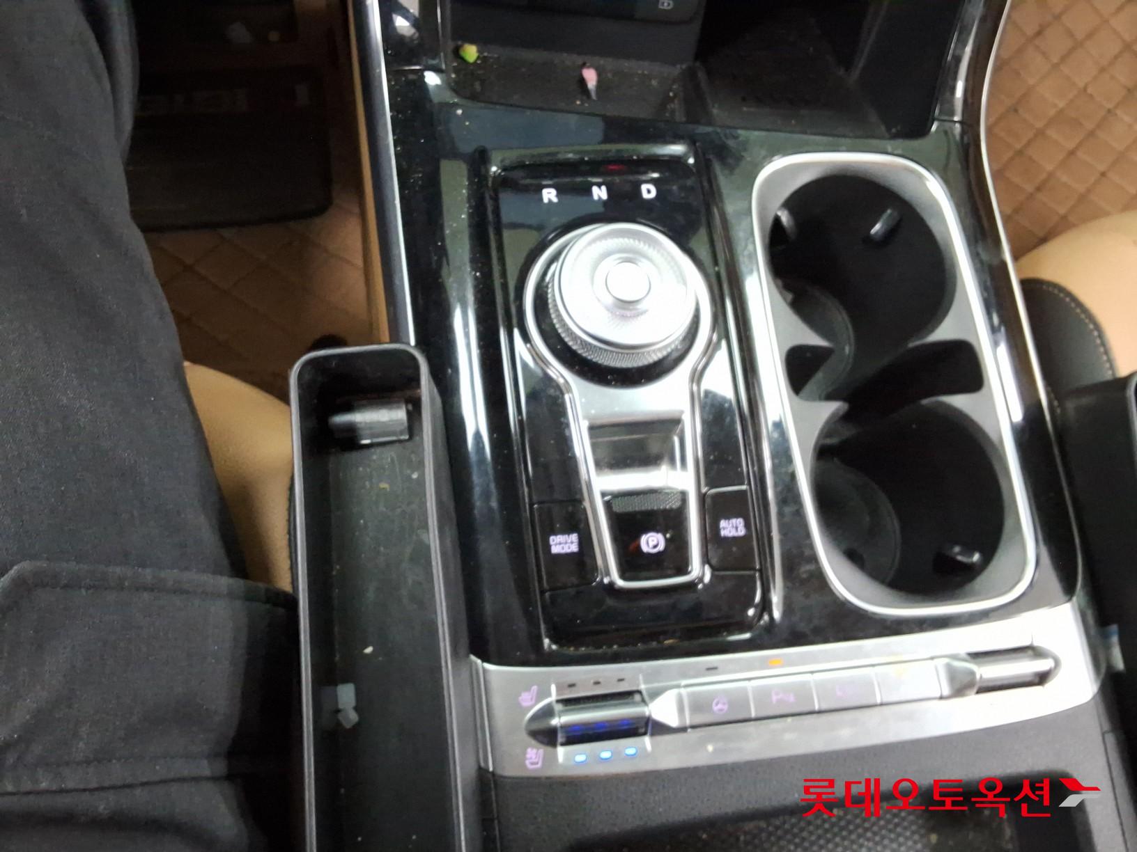 2023 - kia carnival