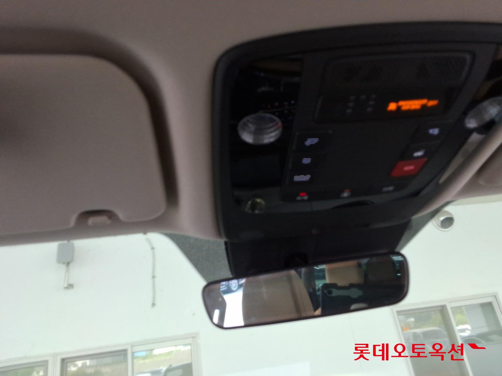 2023 - kia carnival