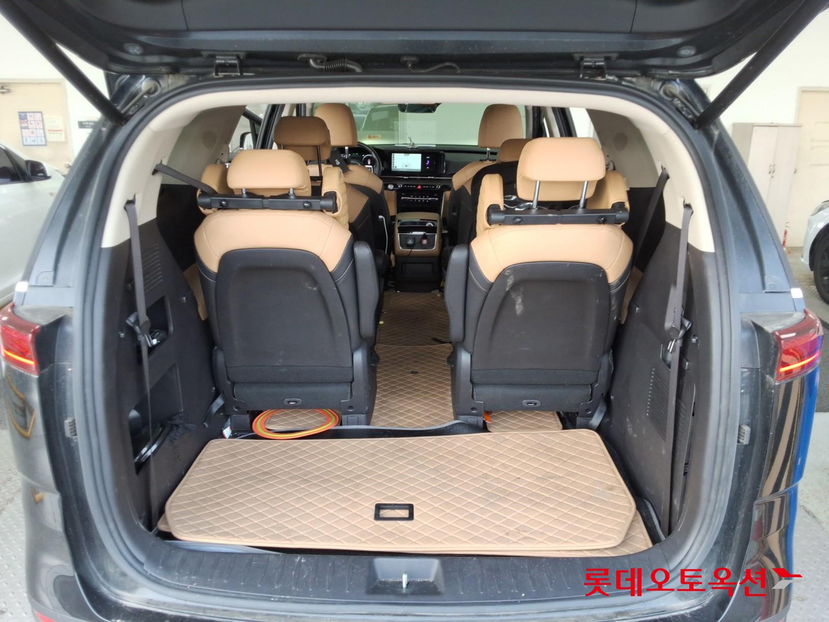 2023 - kia carnival